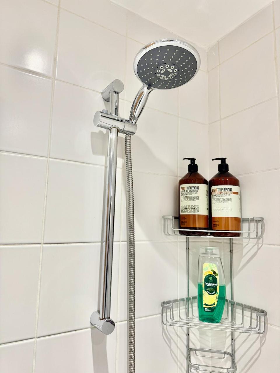 Newly refurbished! Eastside Escape - Conveniently located with fantastic local transport links