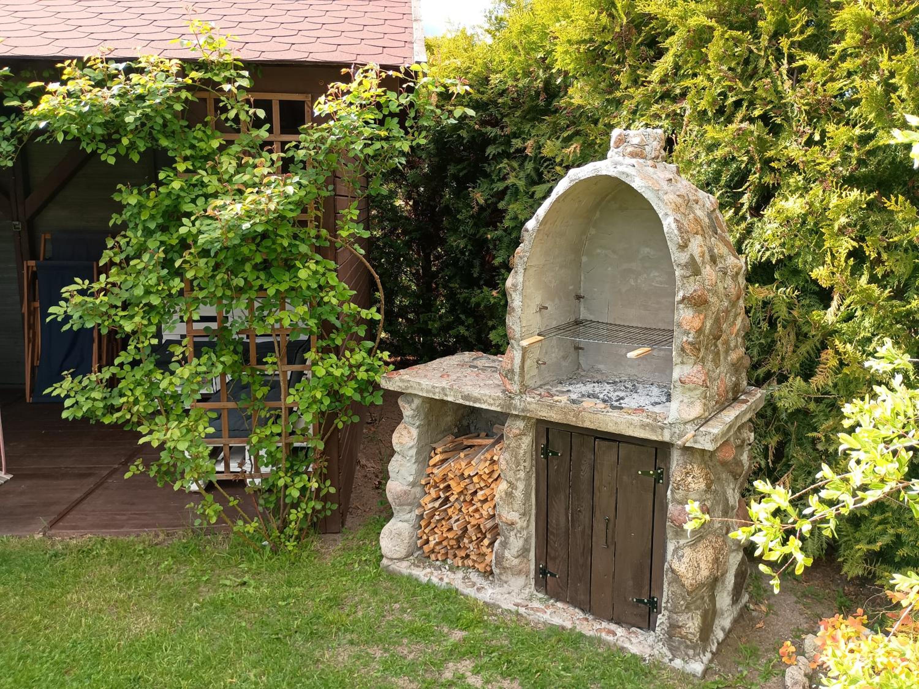 Photo 10