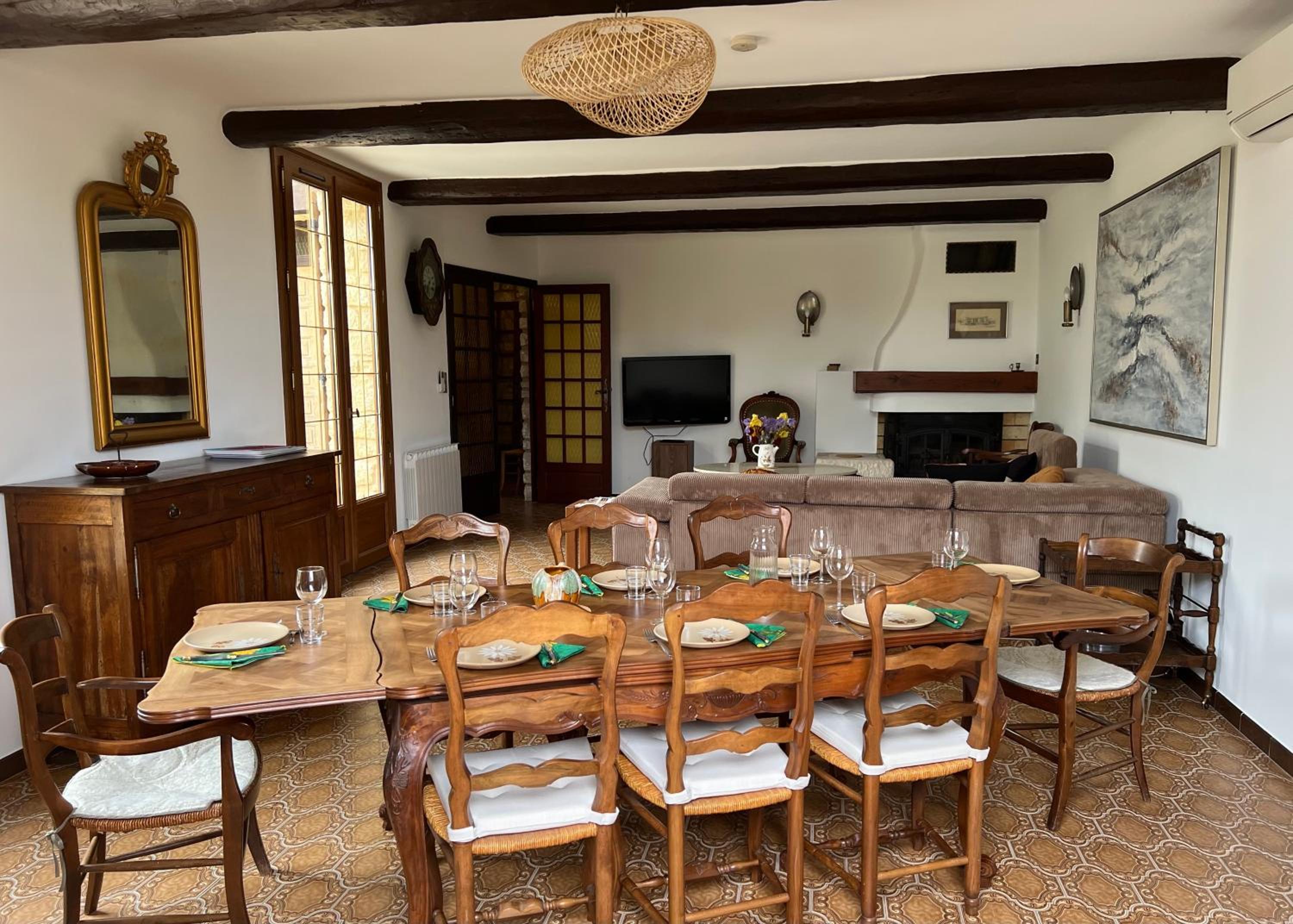 Escapade entre amis en Provence, 4 chambres, terrasse & jardin, proche Avignon