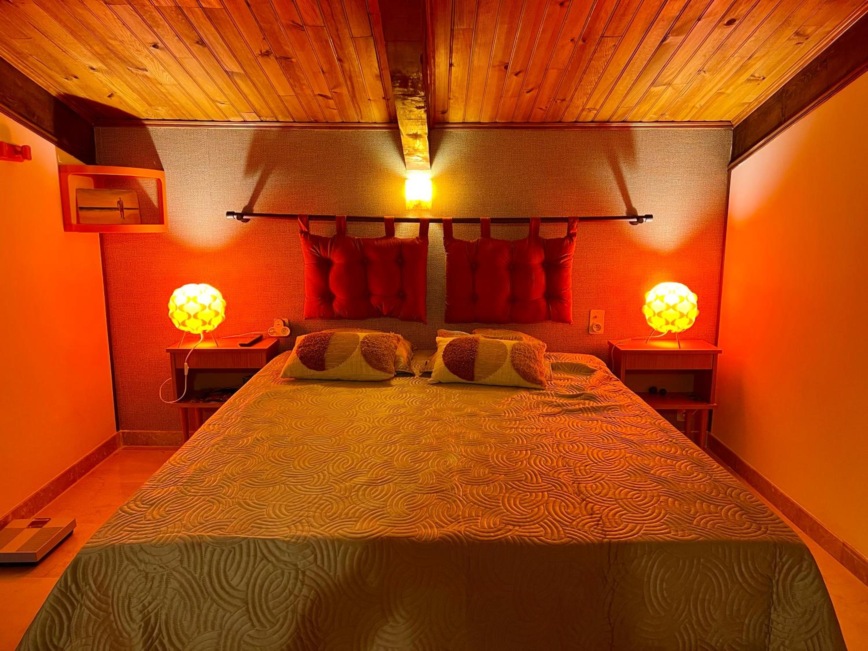 Escapade entre amis en Provence, 4 chambres, terrasse & jardin, proche Avignon