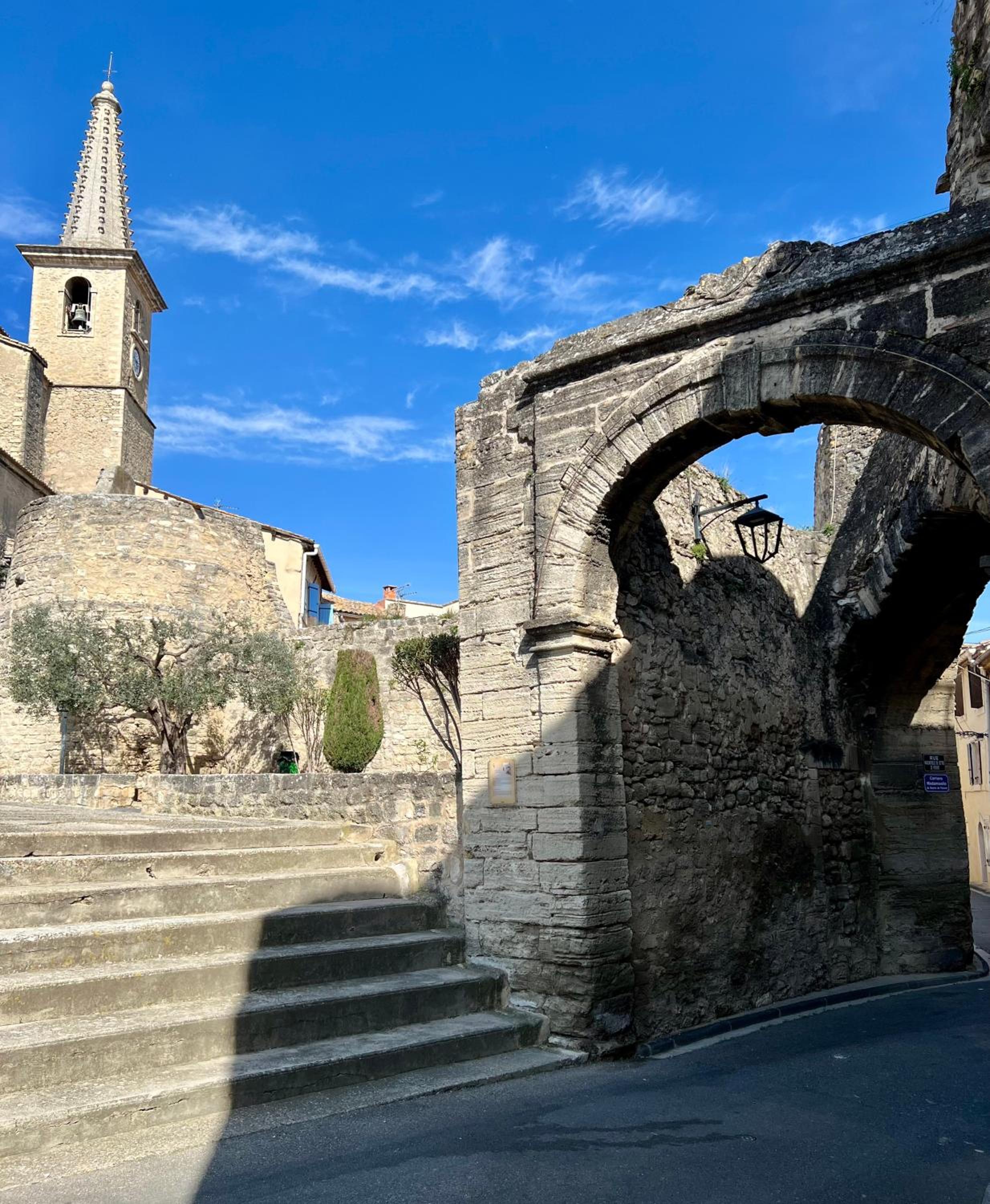Escapade entre amis en Provence, 4 chambres, terrasse & jardin, proche Avignon