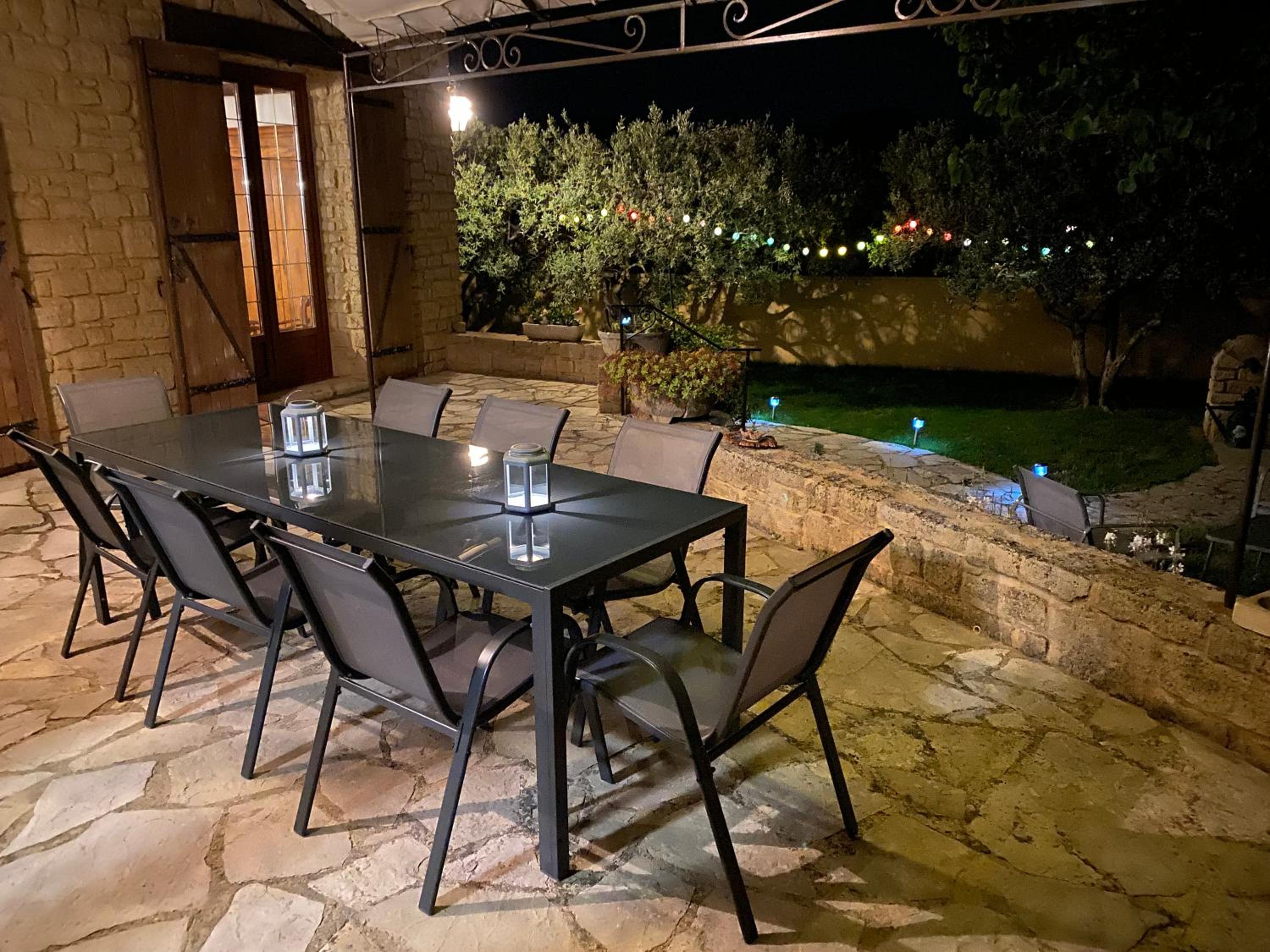 Escapade entre amis en Provence, 4 chambres, terrasse & jardin, proche Avignon
