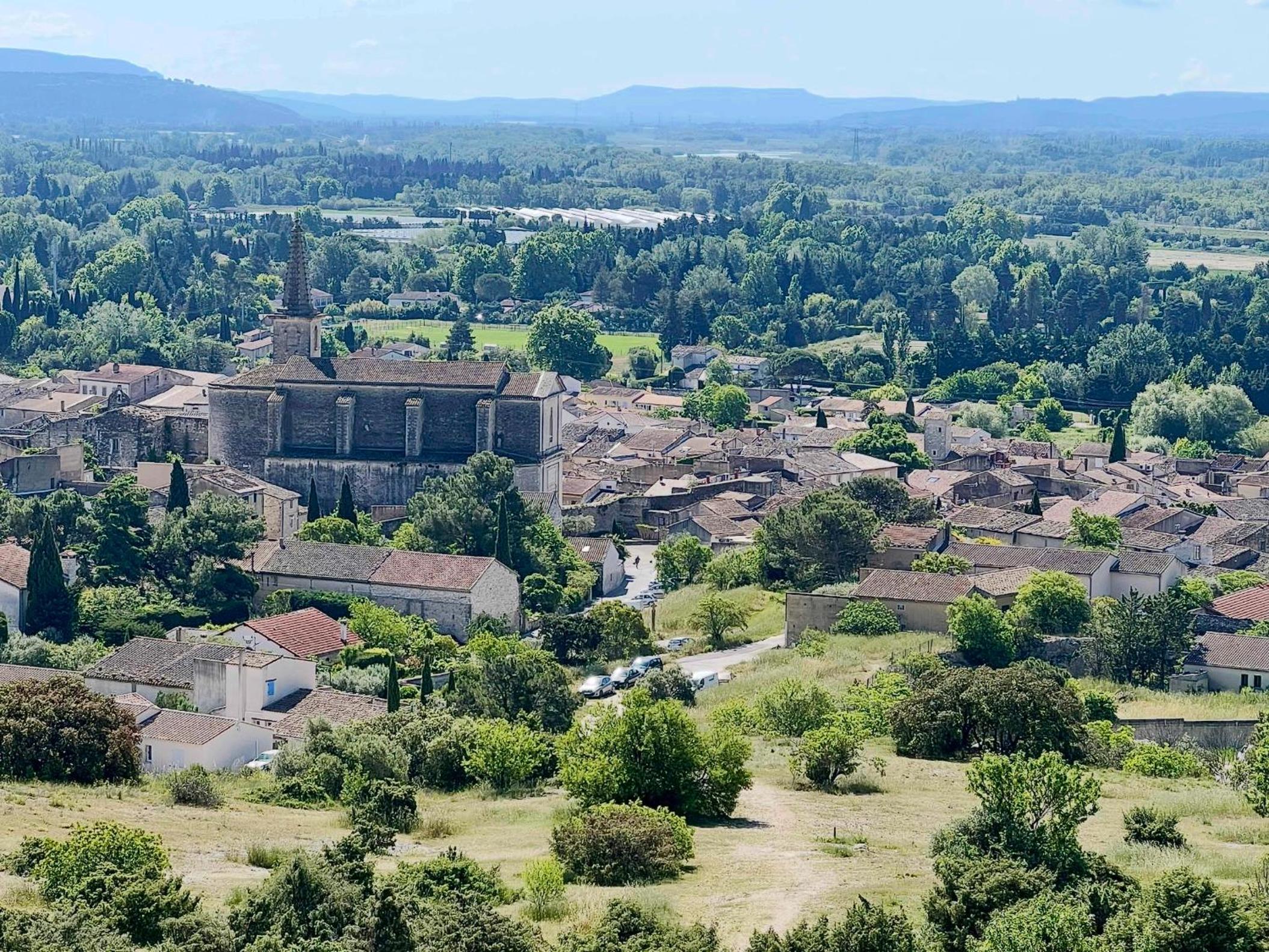 Escapade entre amis en Provence, 4 chambres, terrasse & jardin, proche Avignon