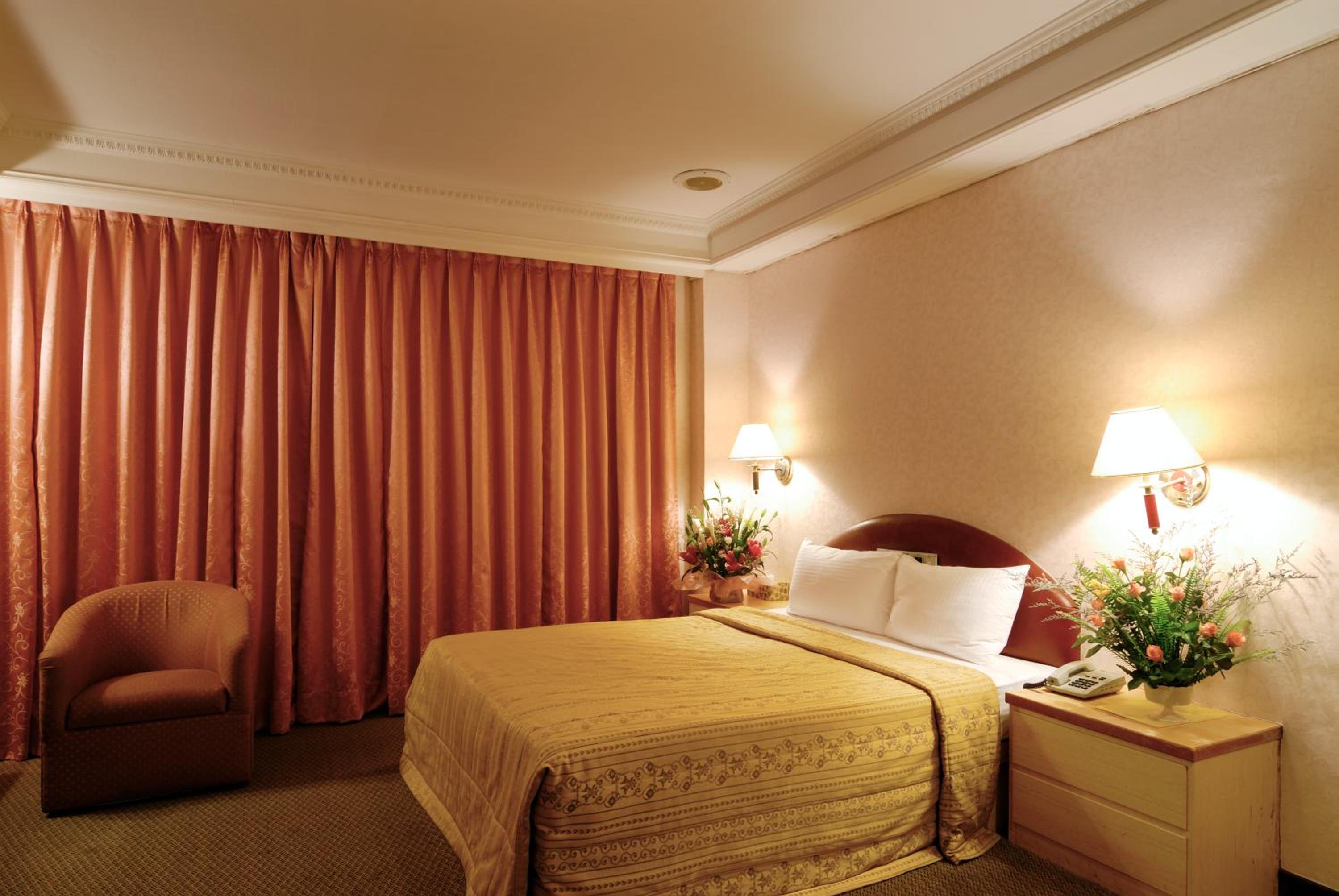 Empire Hotel