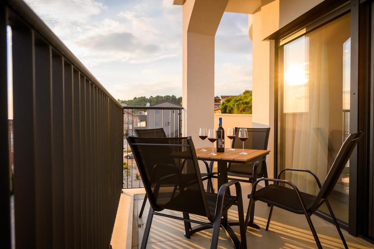 Apartments Sunset Komarna