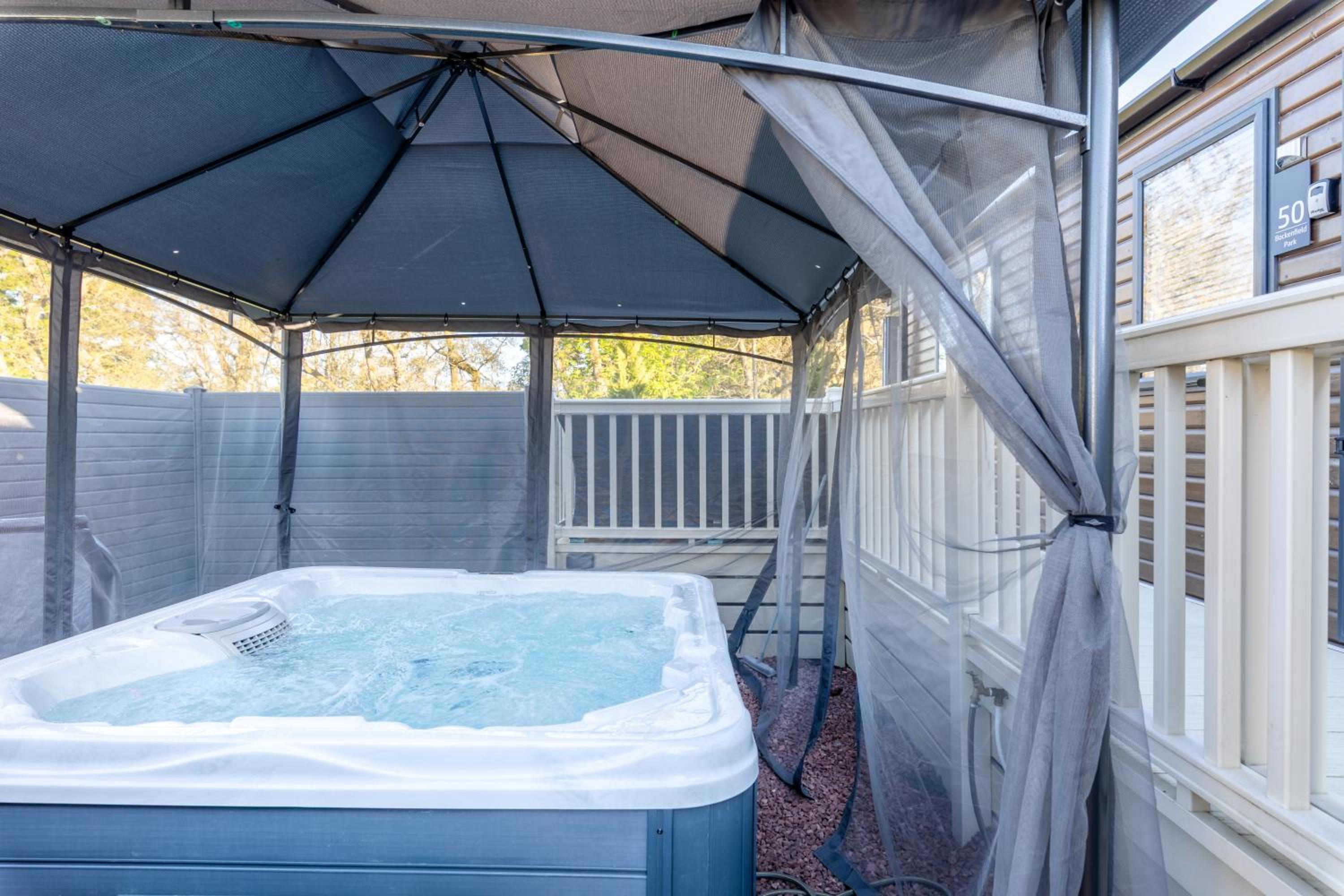 Bockenfield Park country Lodge with hot tub
