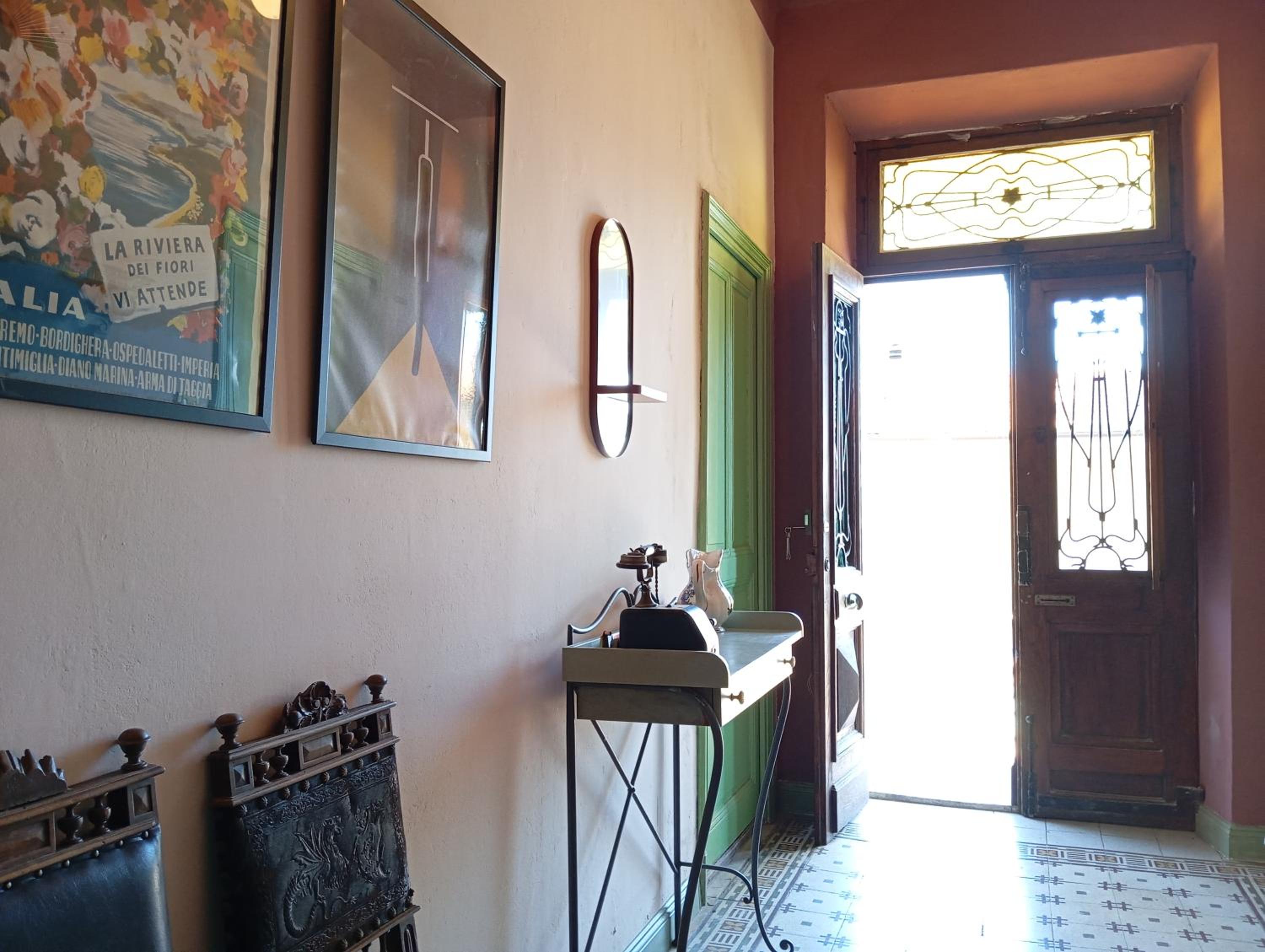 Meine Sonne Riviera, appartamento storico con vista mare, terrazzo e parcheggio