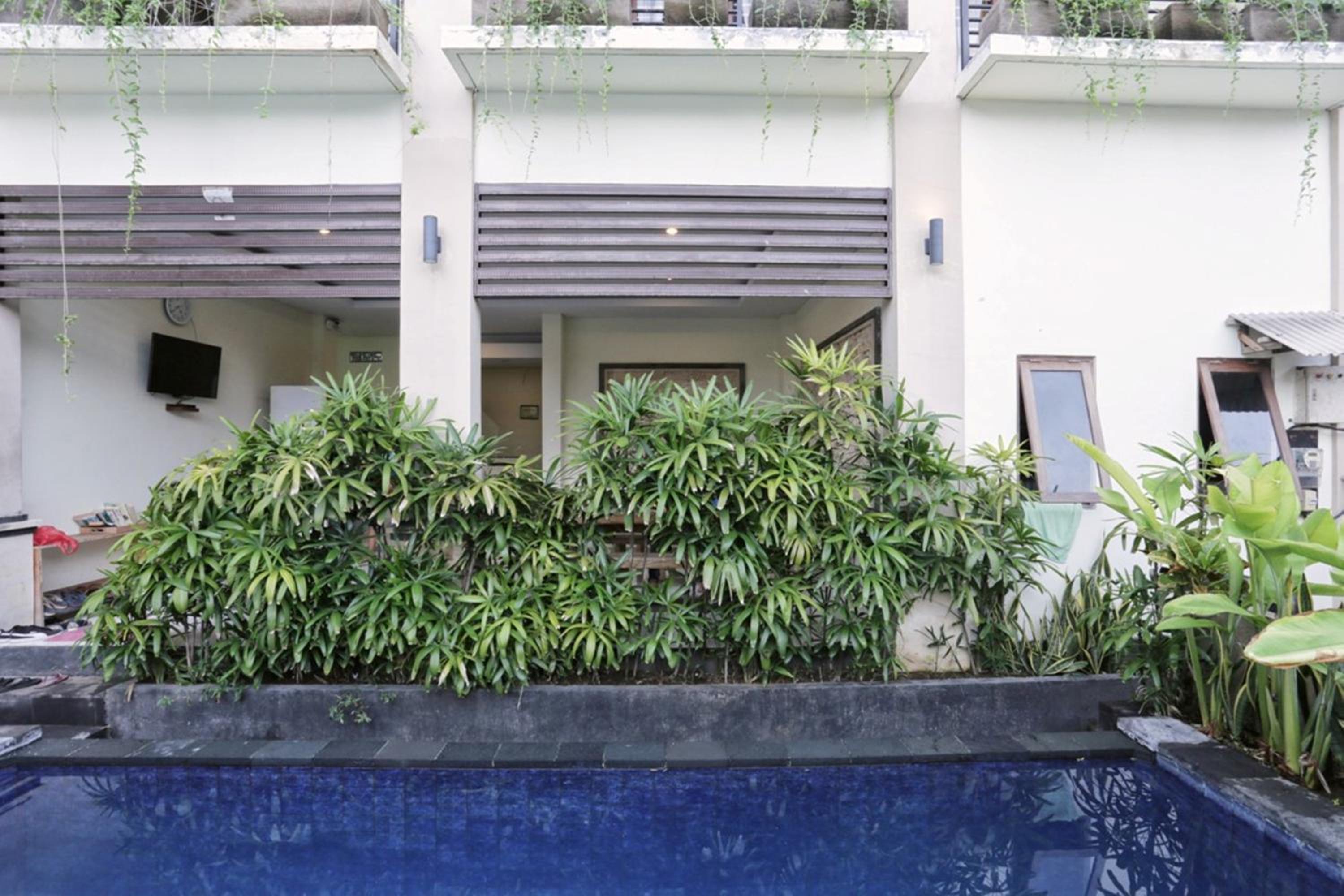 RedDoorz at Benesari 2 Legian view 3