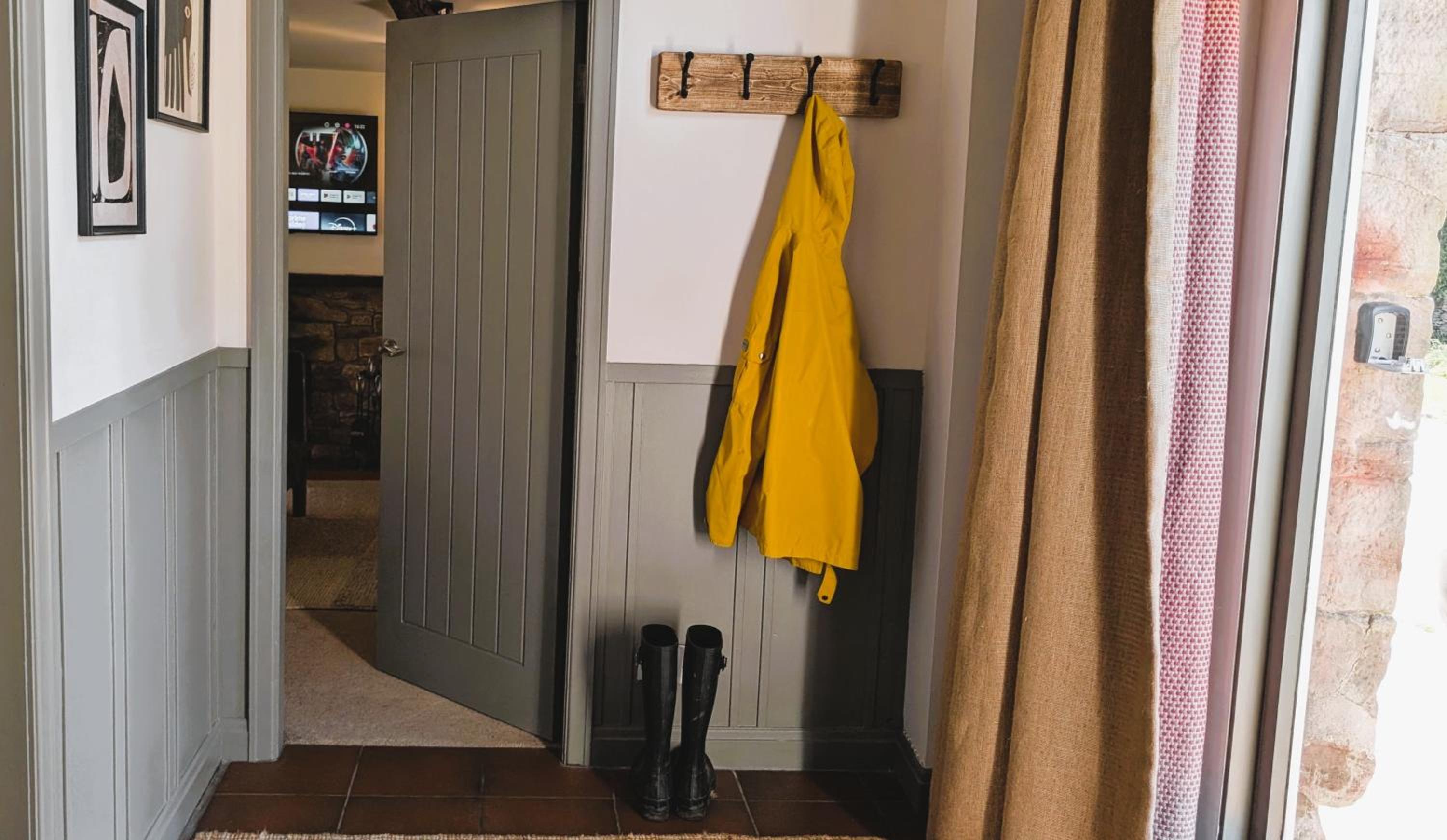 Maple Cottage, Stylish Holiday Home for 6 Near the Lake District