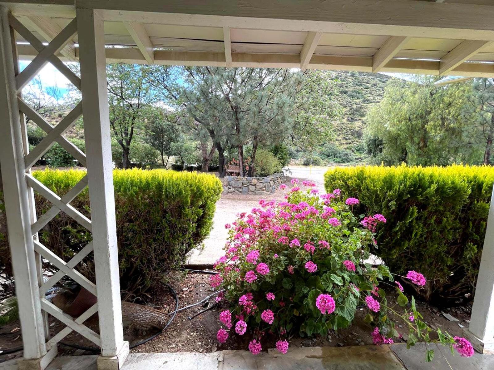 Sierra Pelona Motel