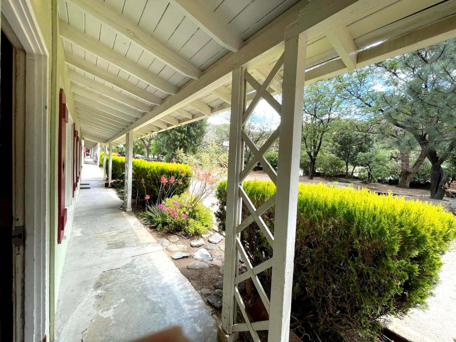 Sierra Pelona Motel