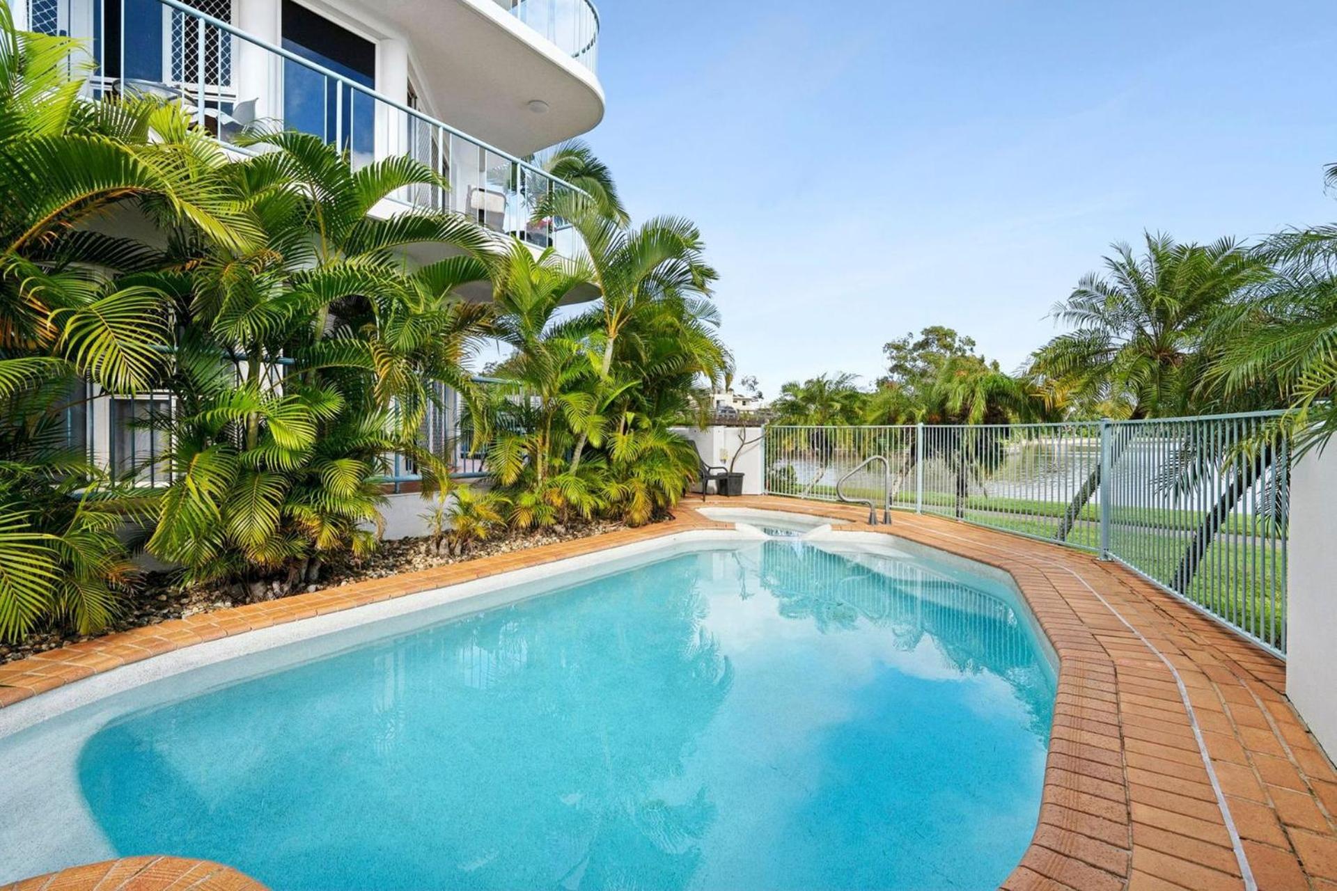 Stunning Rooftop Retreat with Private Jacuzzi on the Maroochy River