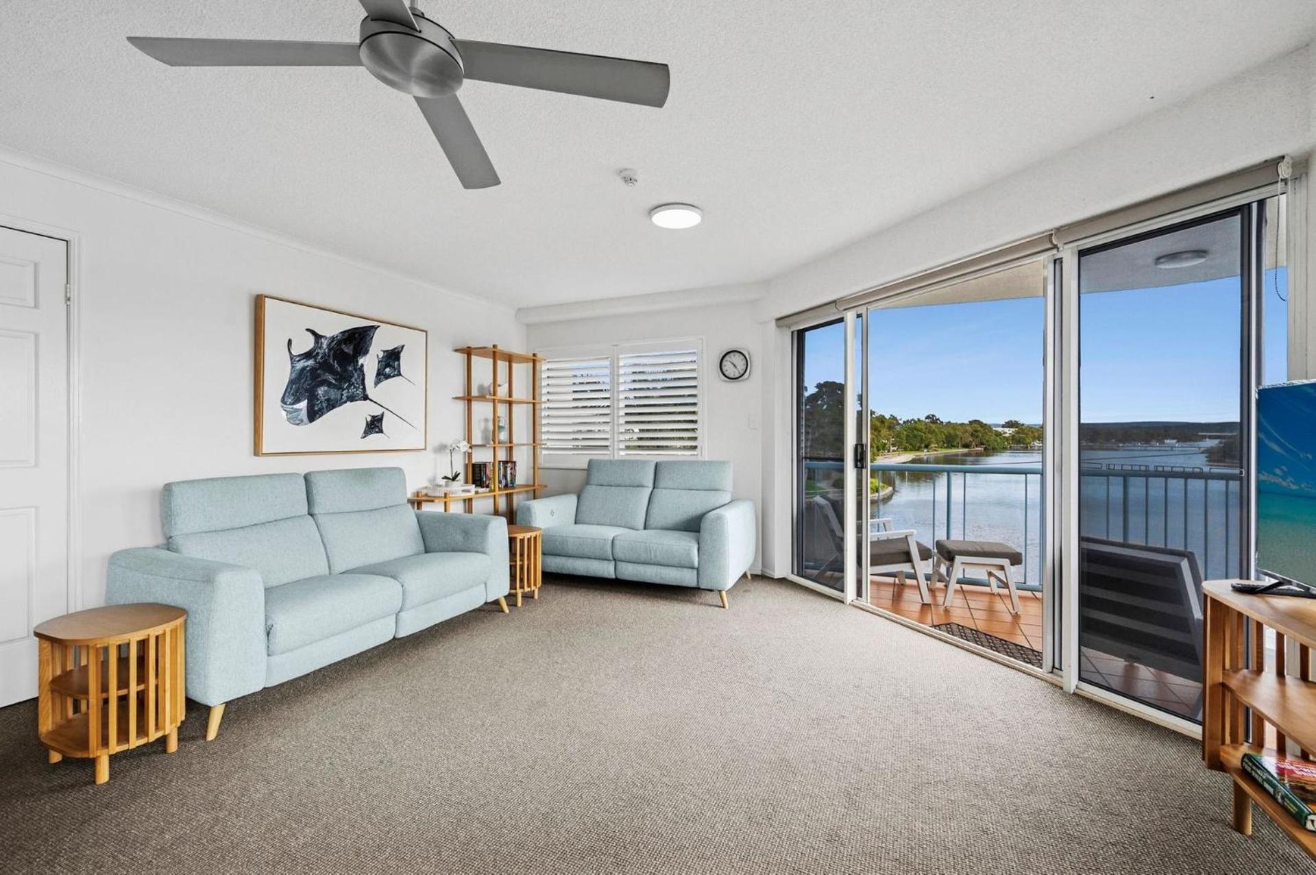 Stunning Rooftop Retreat with Private Jacuzzi on the Maroochy River