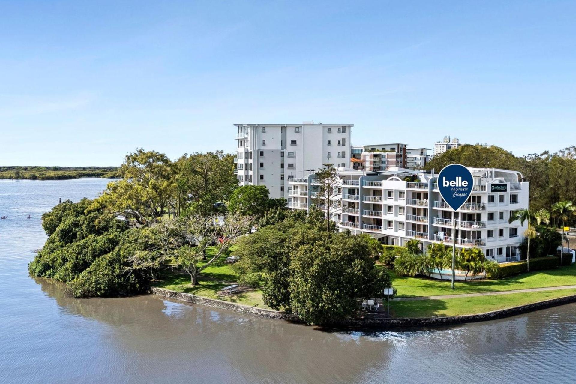 Stunning Rooftop Retreat with Private Jacuzzi on the Maroochy River