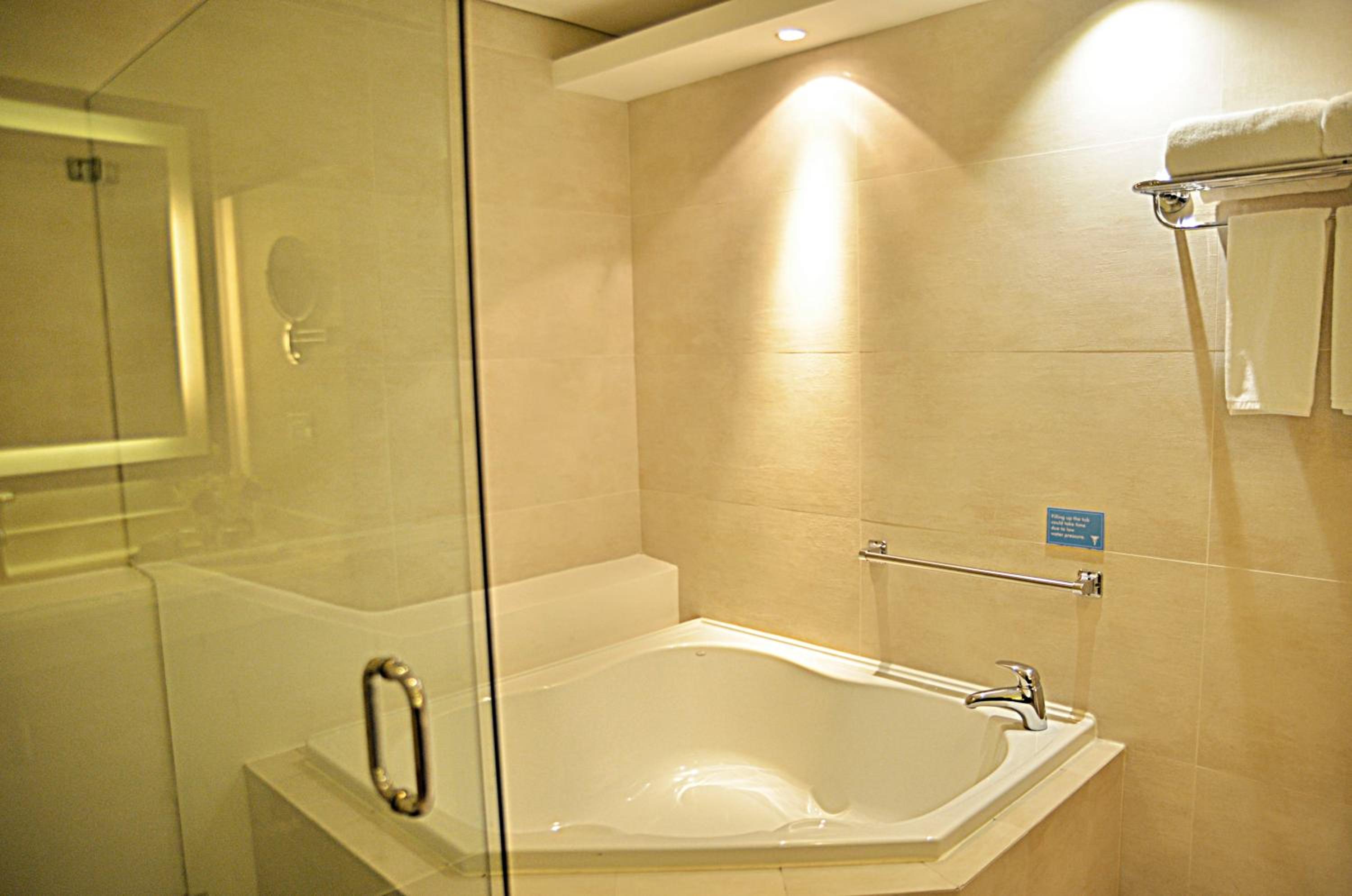 Thunderbird Resorts - Poro Point