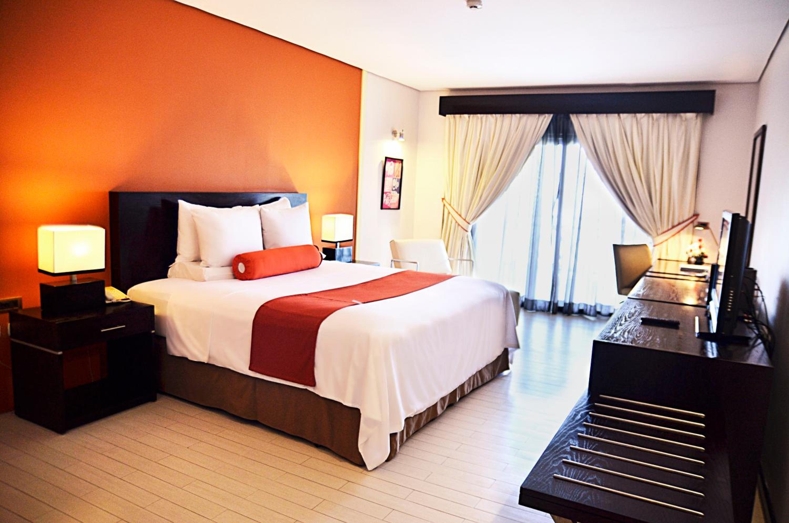 Thunderbird Resorts - Poro Point