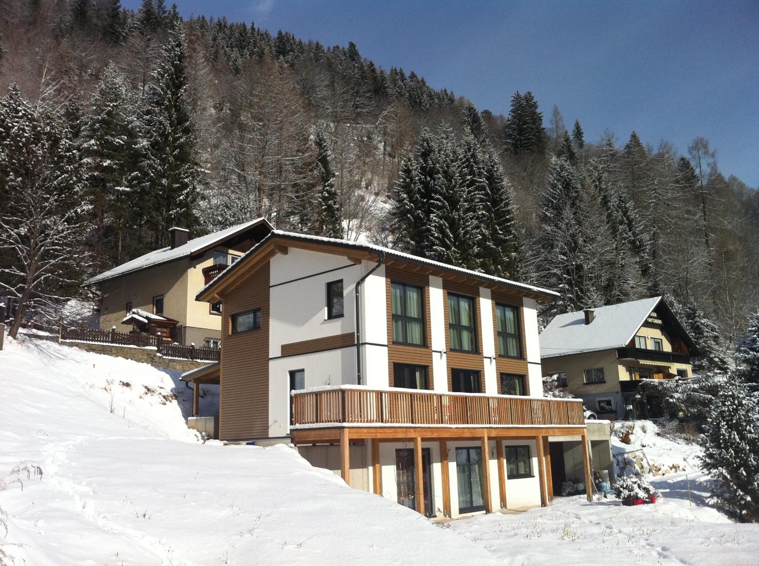 Sunny Villa