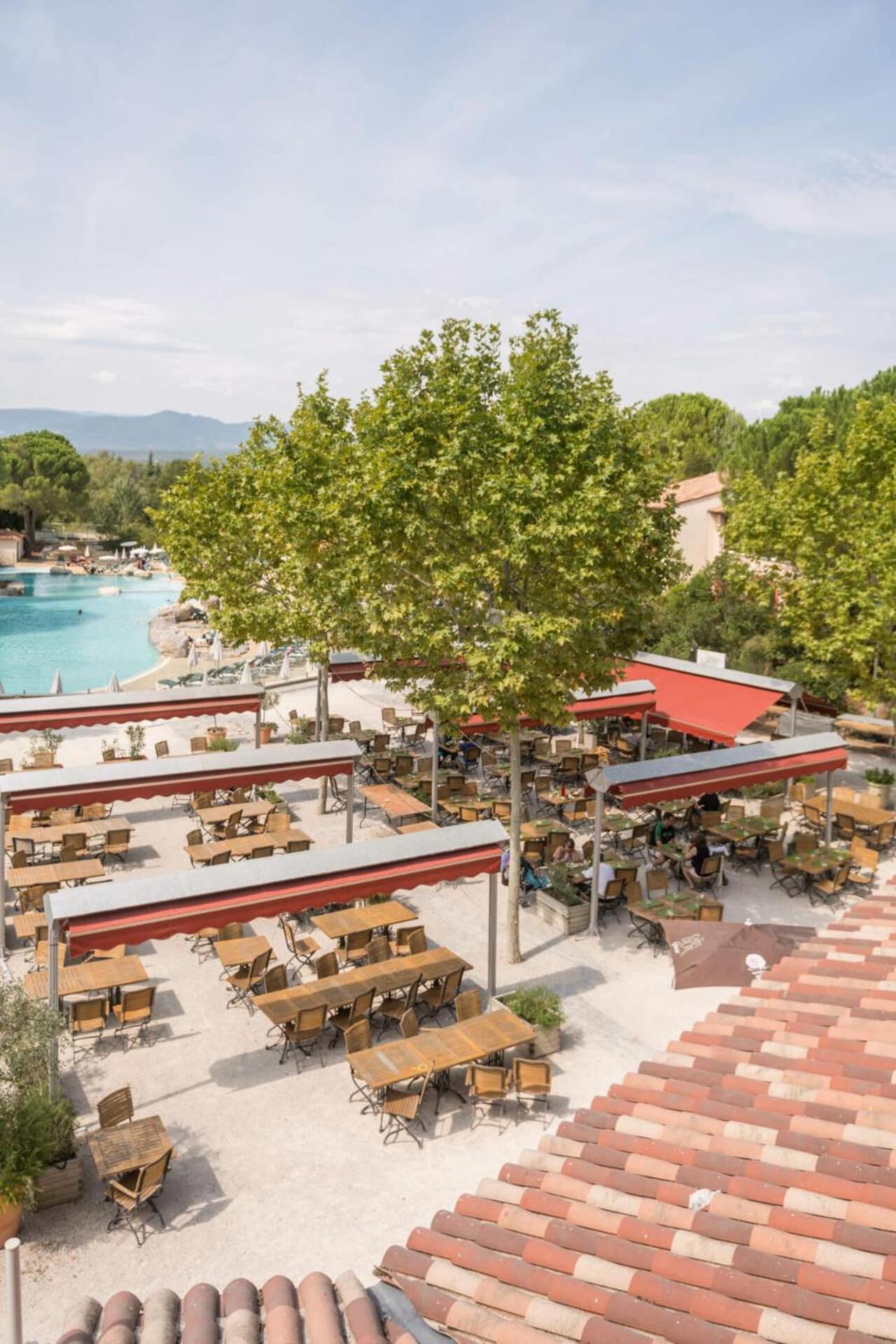 Duplex, piscines, animations près via Ardèche, centre équestre- sans draps ni serviettes