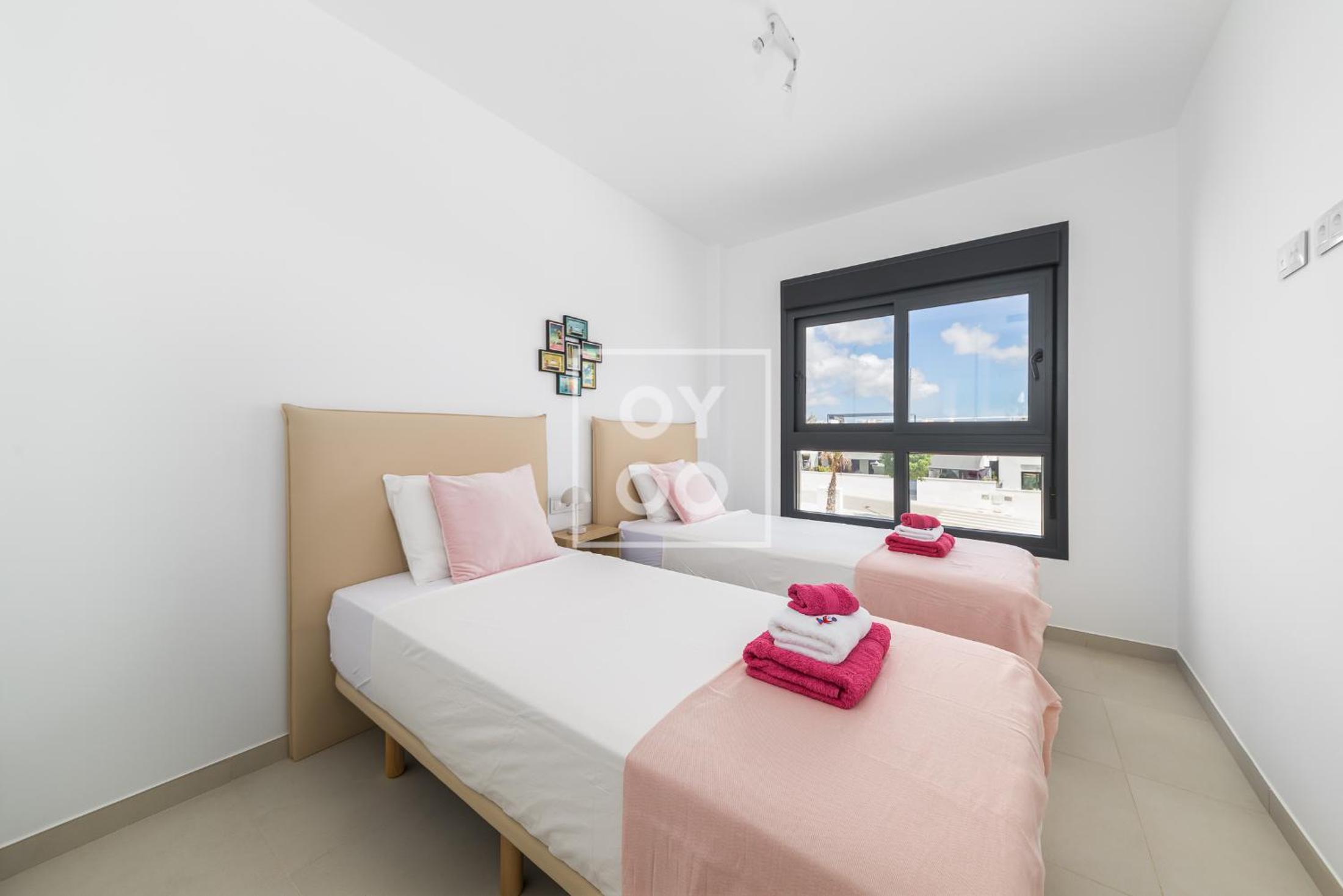 Classy Golf Retreat - WOW-views - small dogs welcome - by Oyoostays