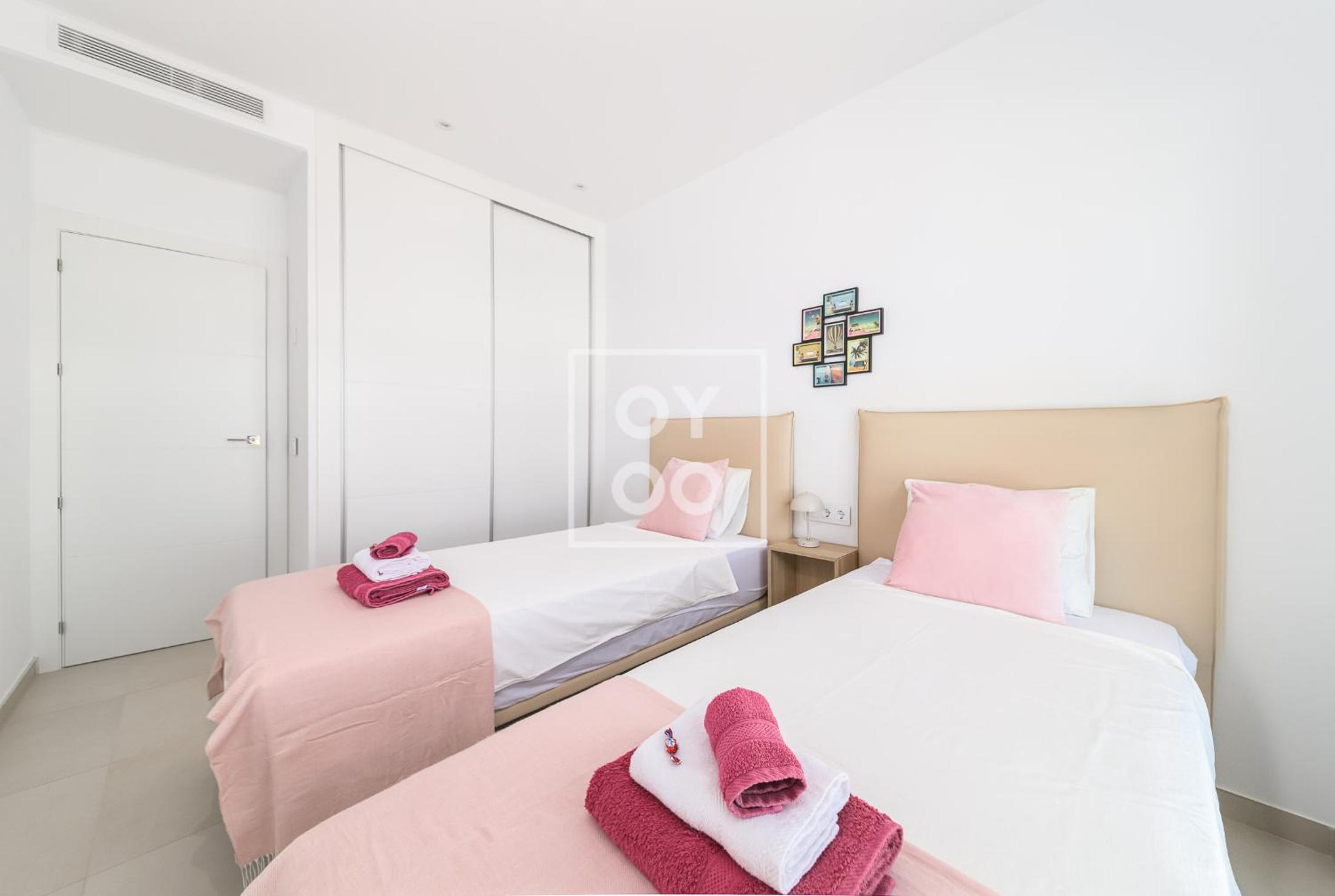 Classy Golf Retreat - WOW-views - small dogs welcome - by Oyoostays