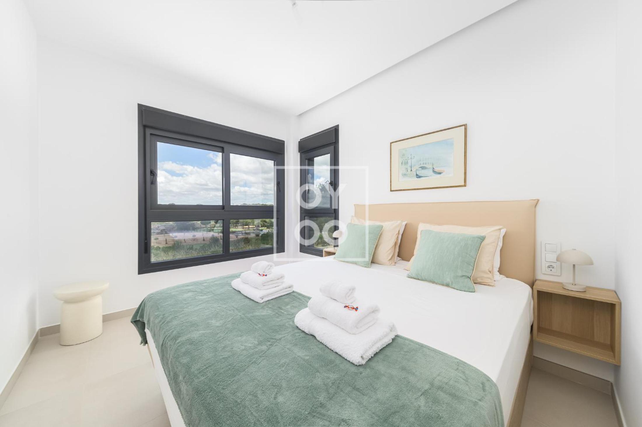 Classy Golf Retreat - WOW-views - small dogs welcome - by Oyoostays