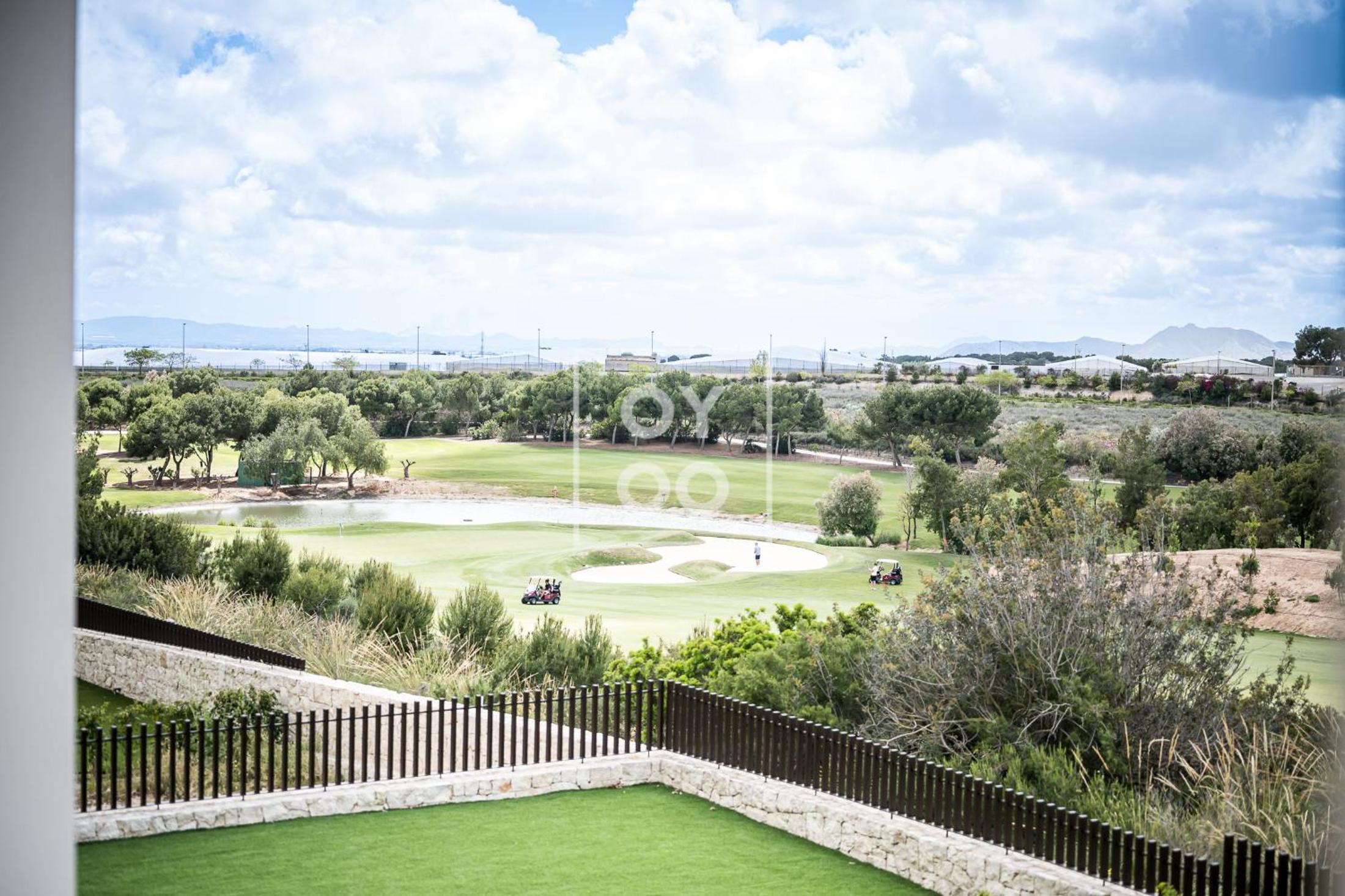 Classy Golf Retreat - WOW-views - small dogs welcome - by Oyoostays