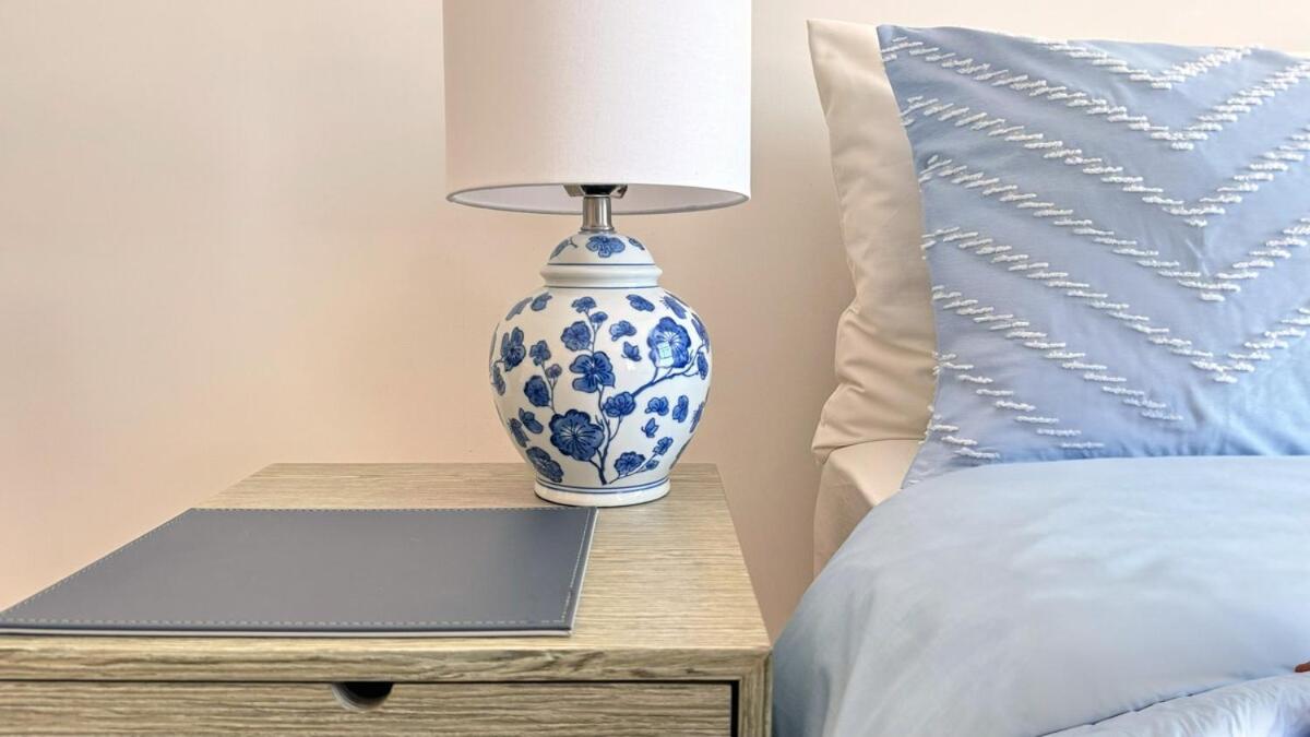 Spacious Guest Studio - En-Suite - Central - Calm View