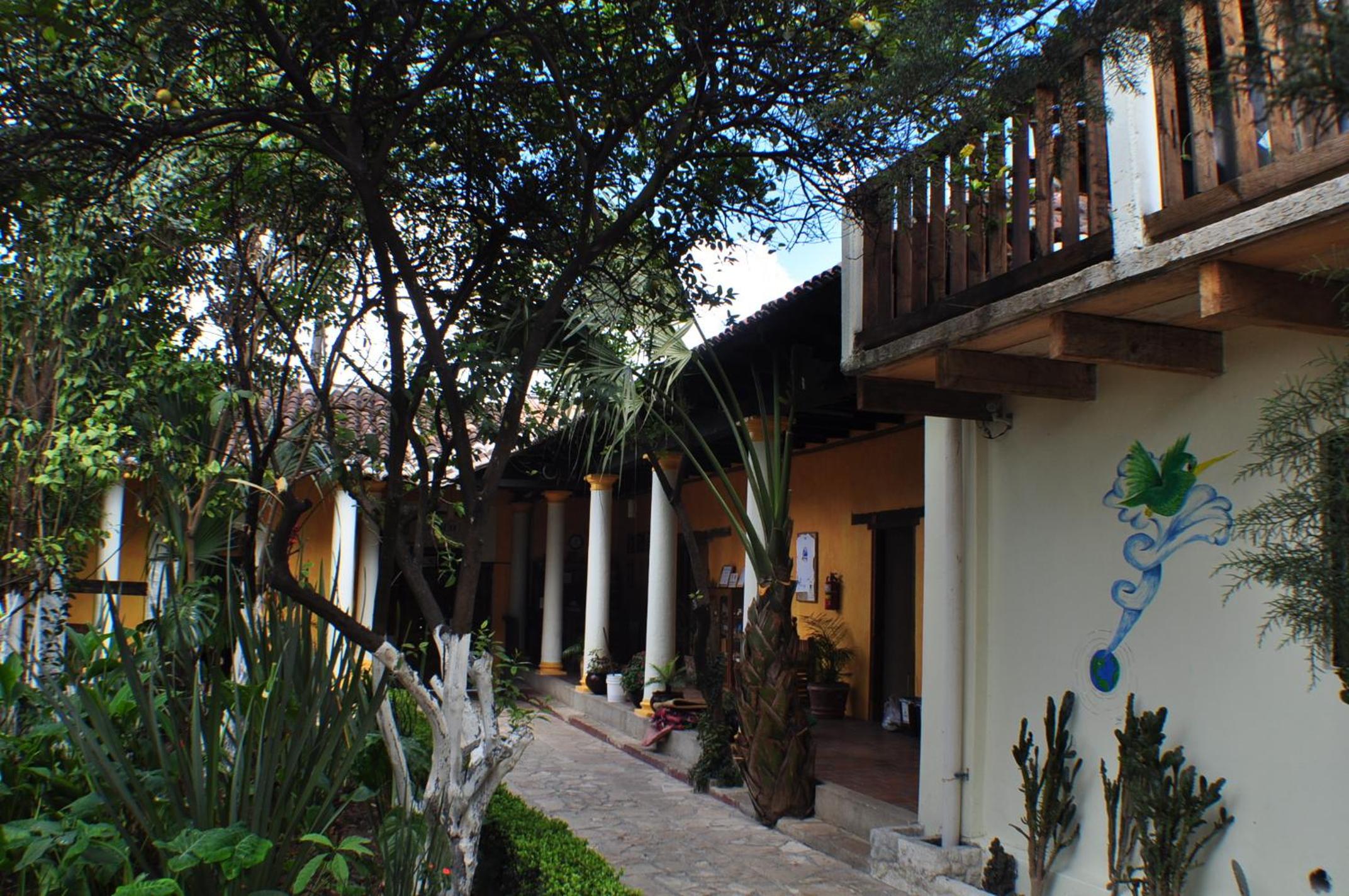 Rossco Hostel & Hotel
