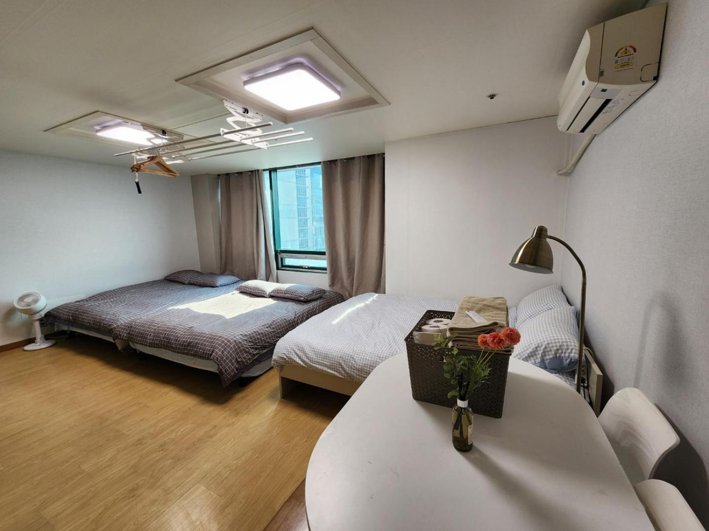 Hongdae green room
