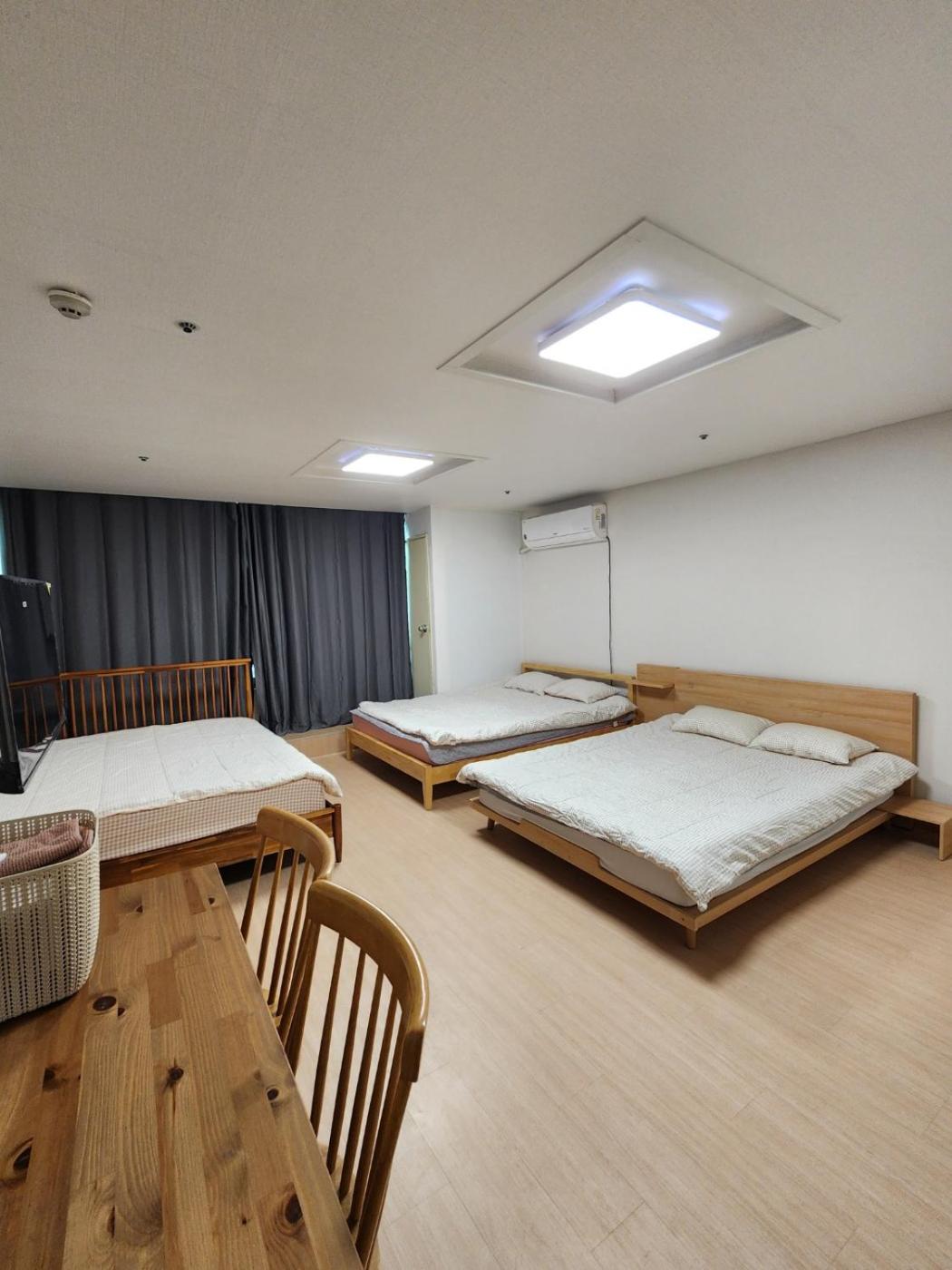Hongdae green room
