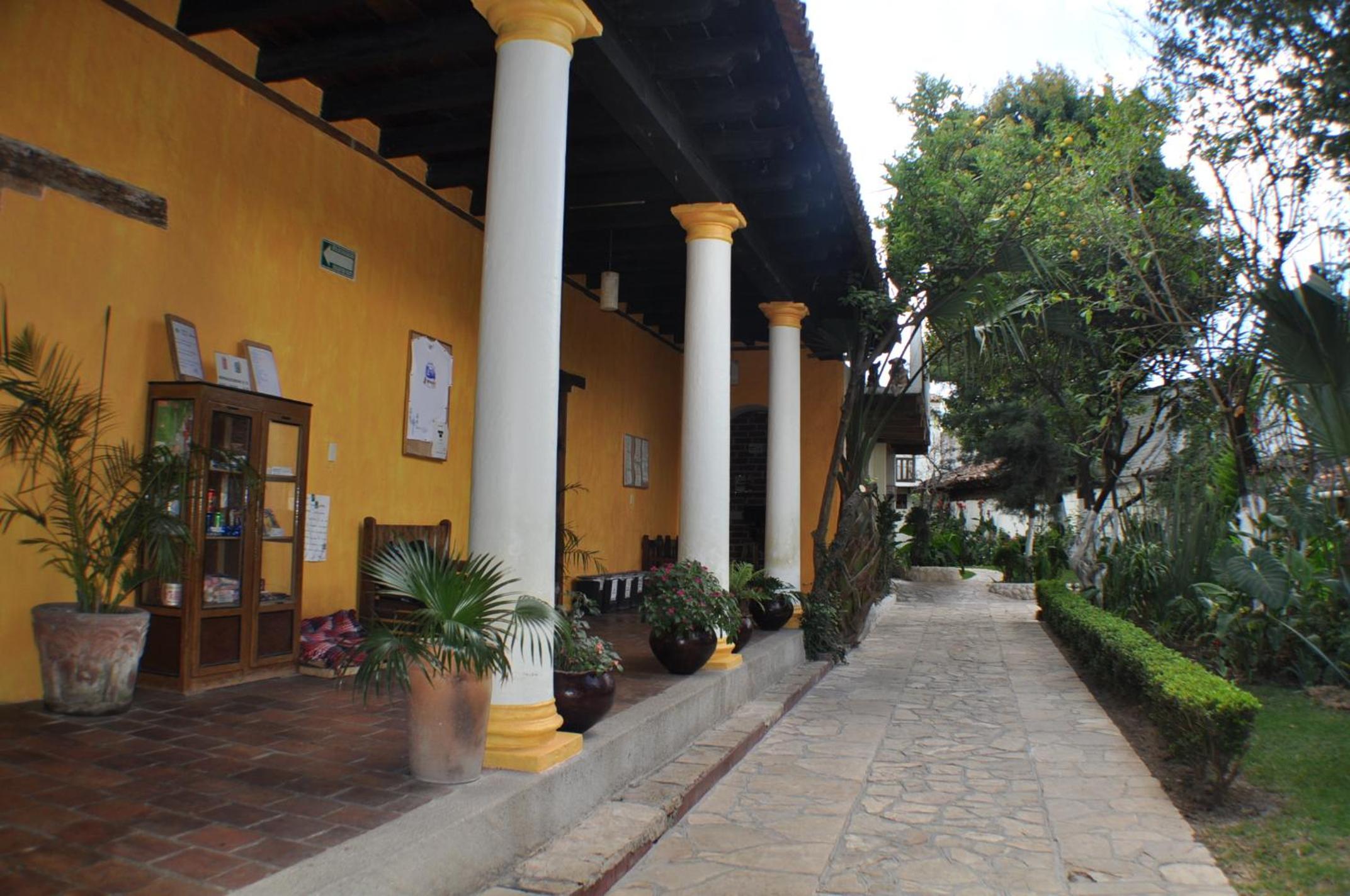 Rossco Hostel & Hotel