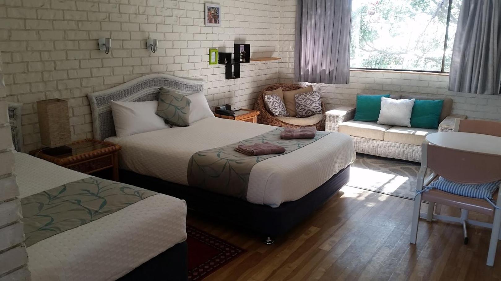 Holland Park Motel