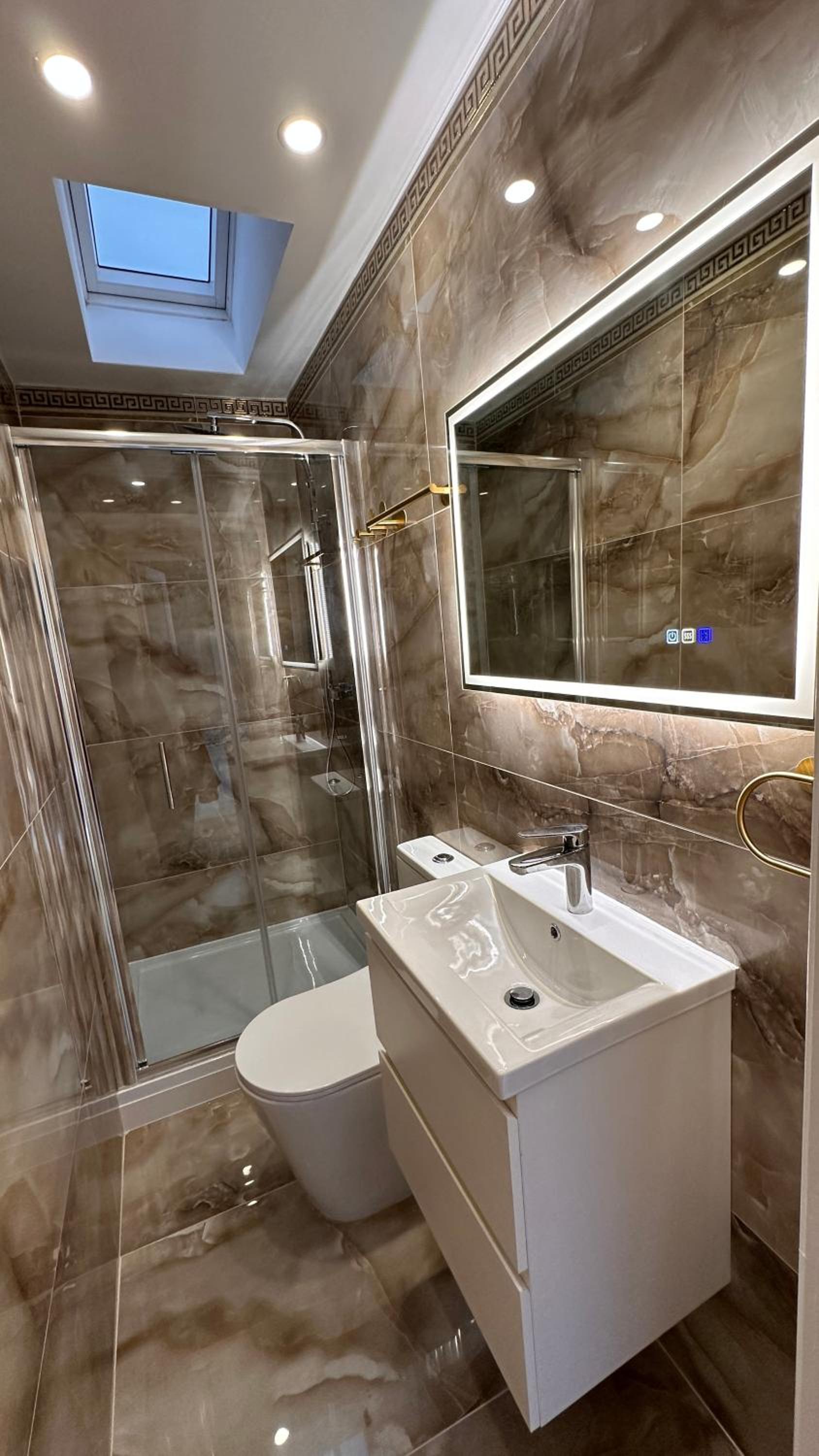Modern Studio Luxe Heathrow London