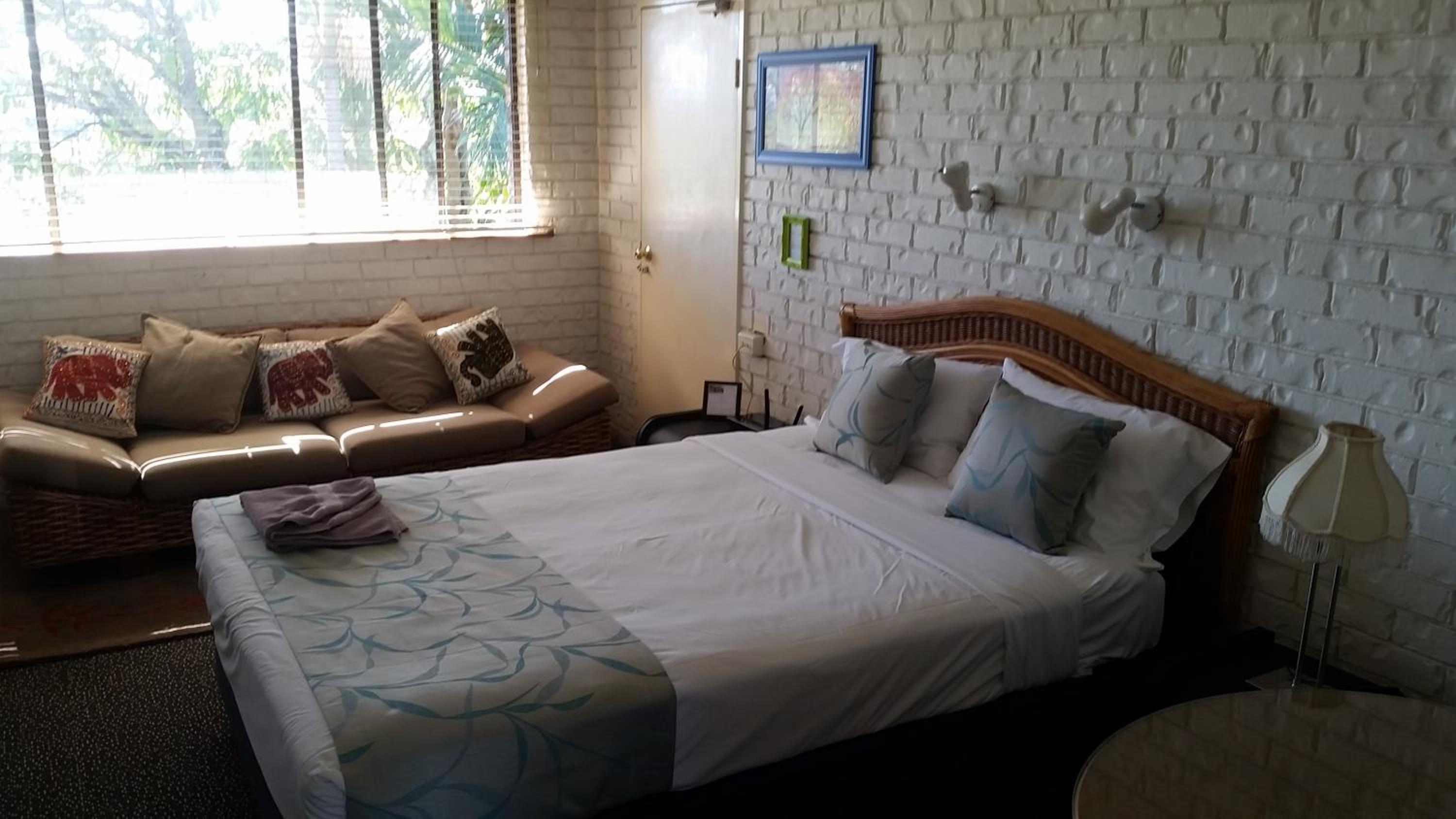 Holland Park Motel