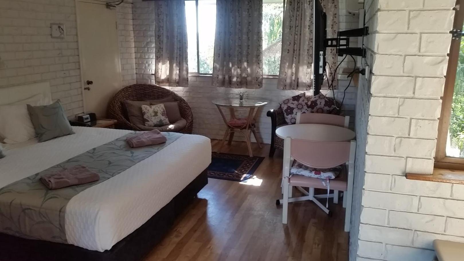 Holland Park Motel