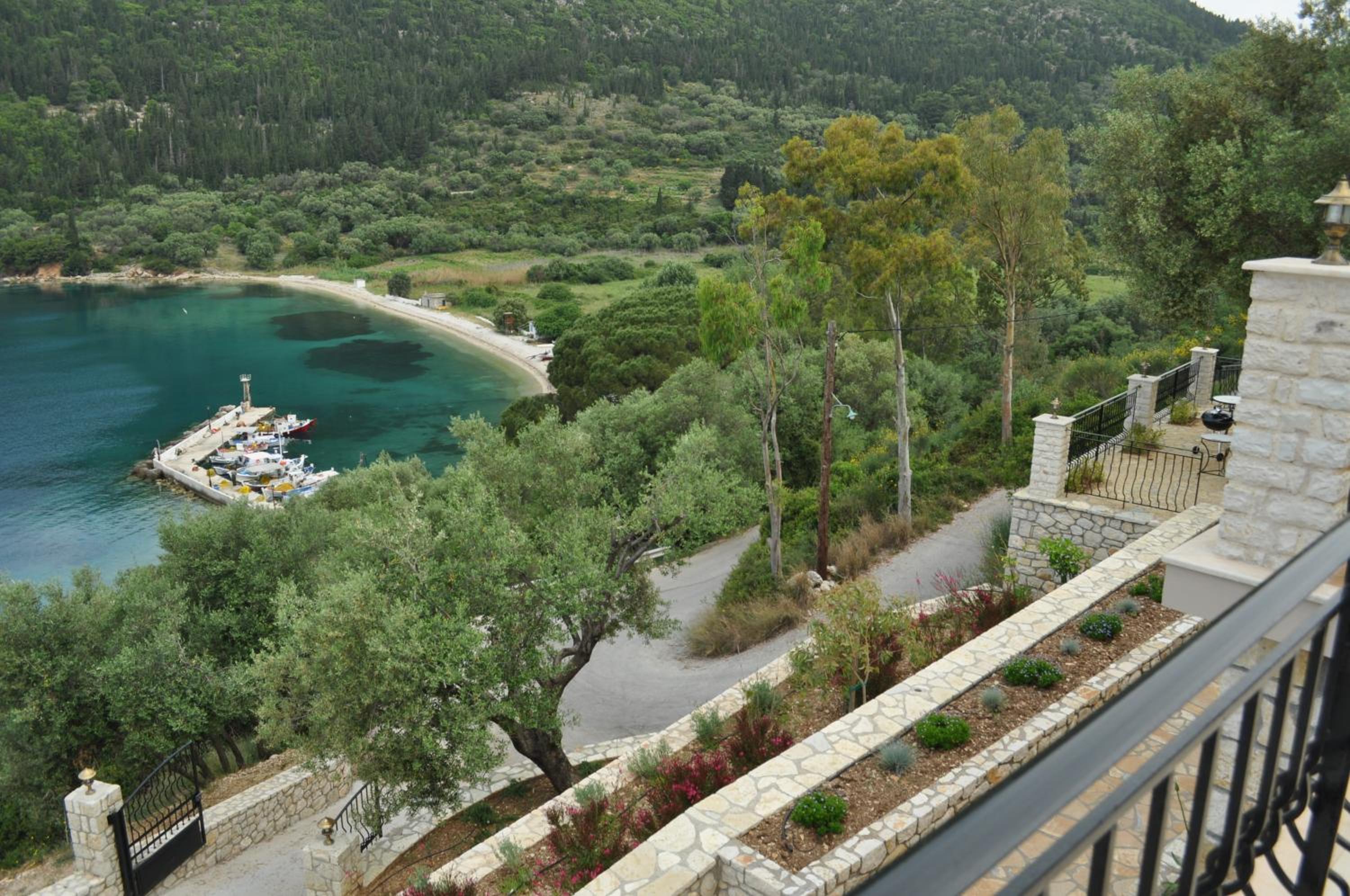 Poli Home