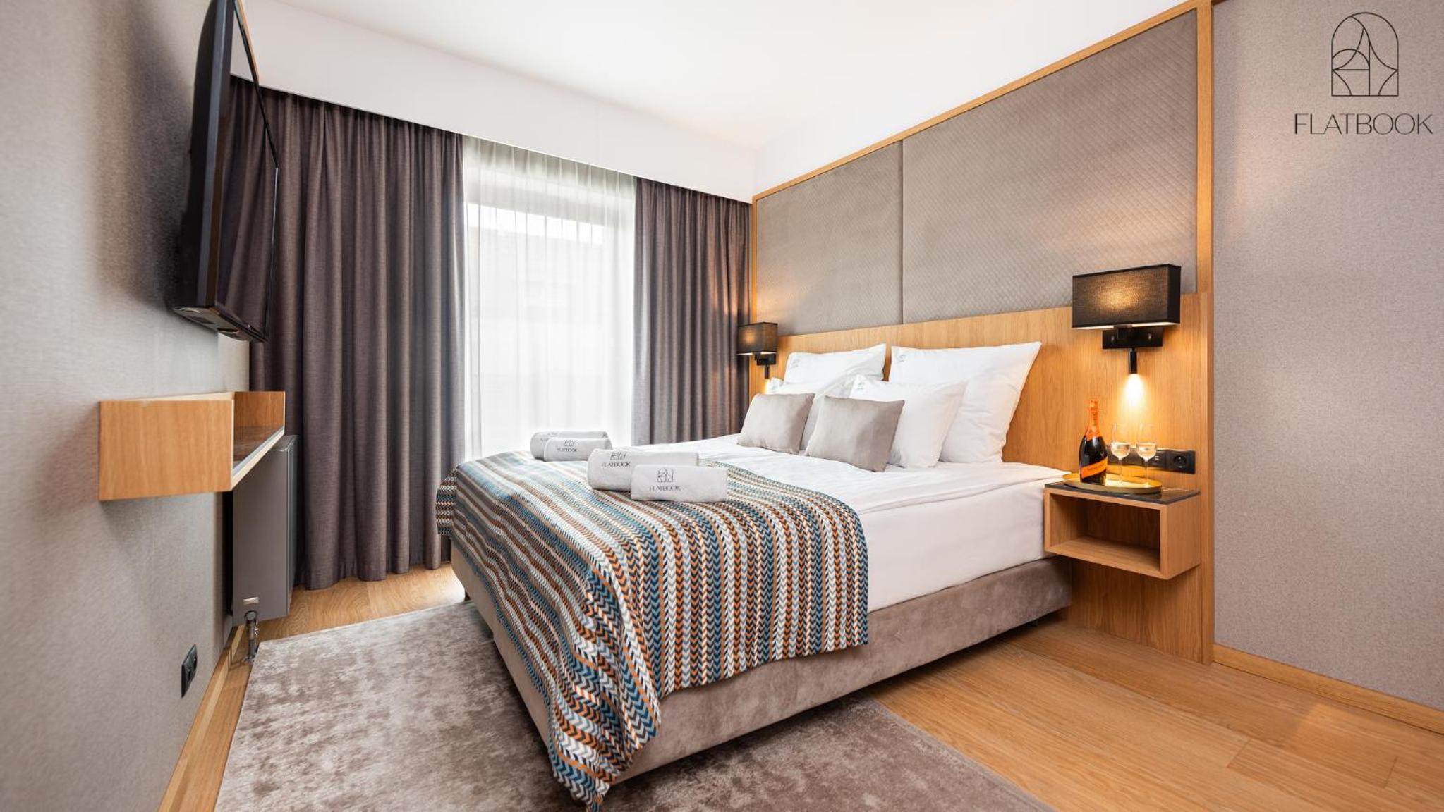 Flatbook - City Center Apartments Deo Plaza Studio