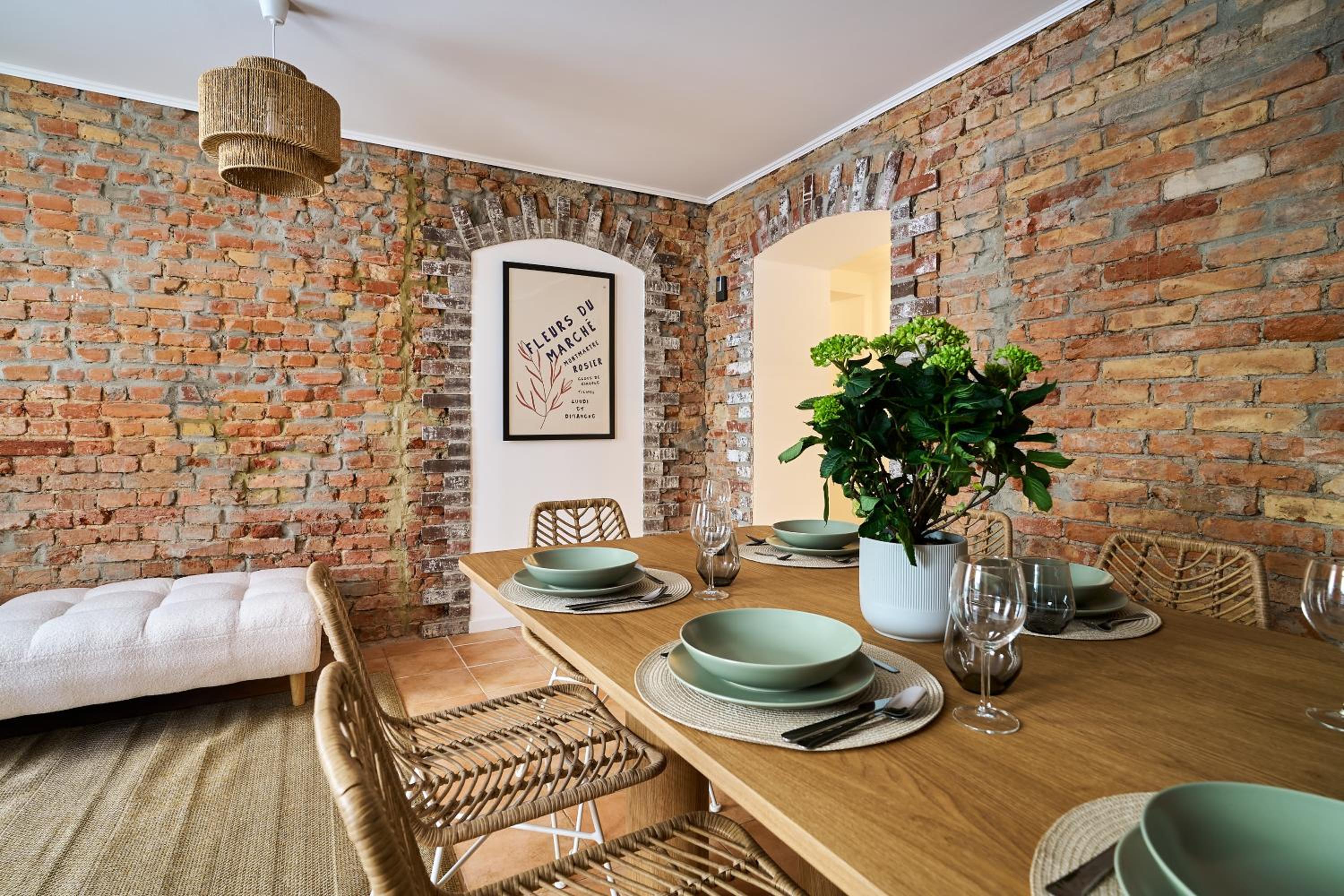 Urban Base Apartment for 9 in Berlin Mitte