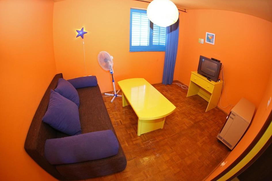 Photo 6