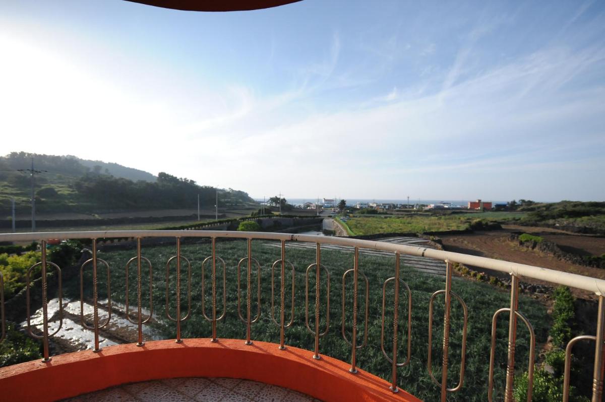 Jeju Feel House