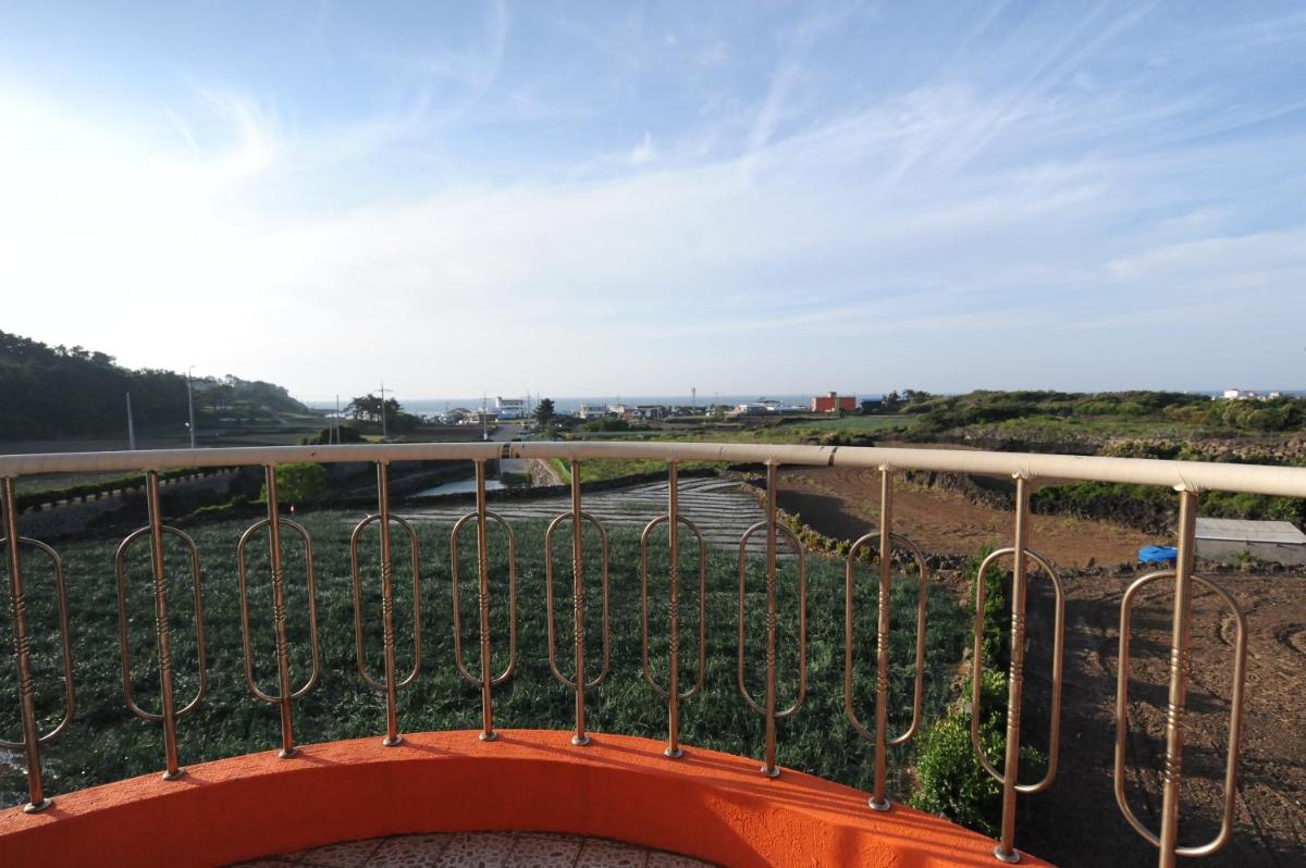 Jeju Feel House