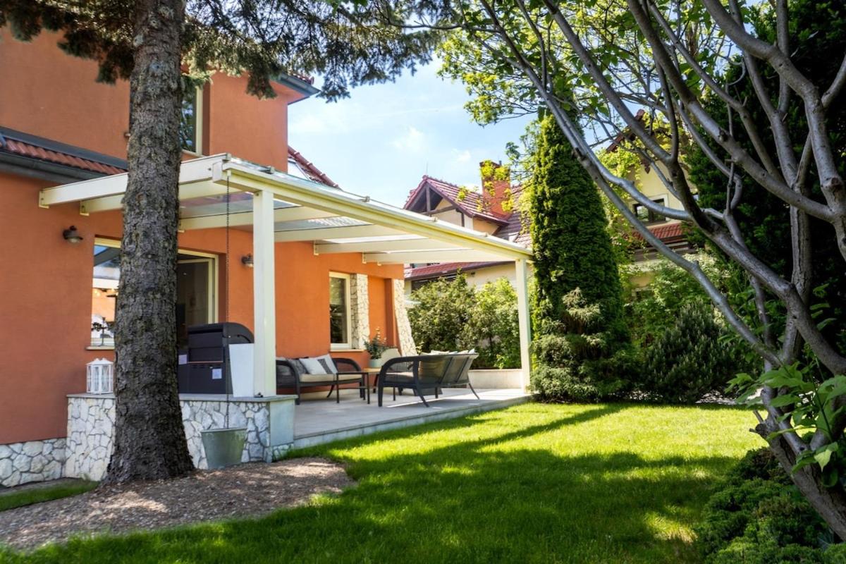 Golden Villa Kraków - Stylowa Willa z Ogrodem i Grillem