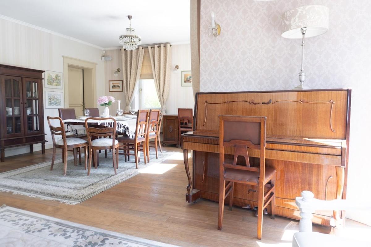 Golden Villa Kraków - Stylowa Willa z Ogrodem i Grillem