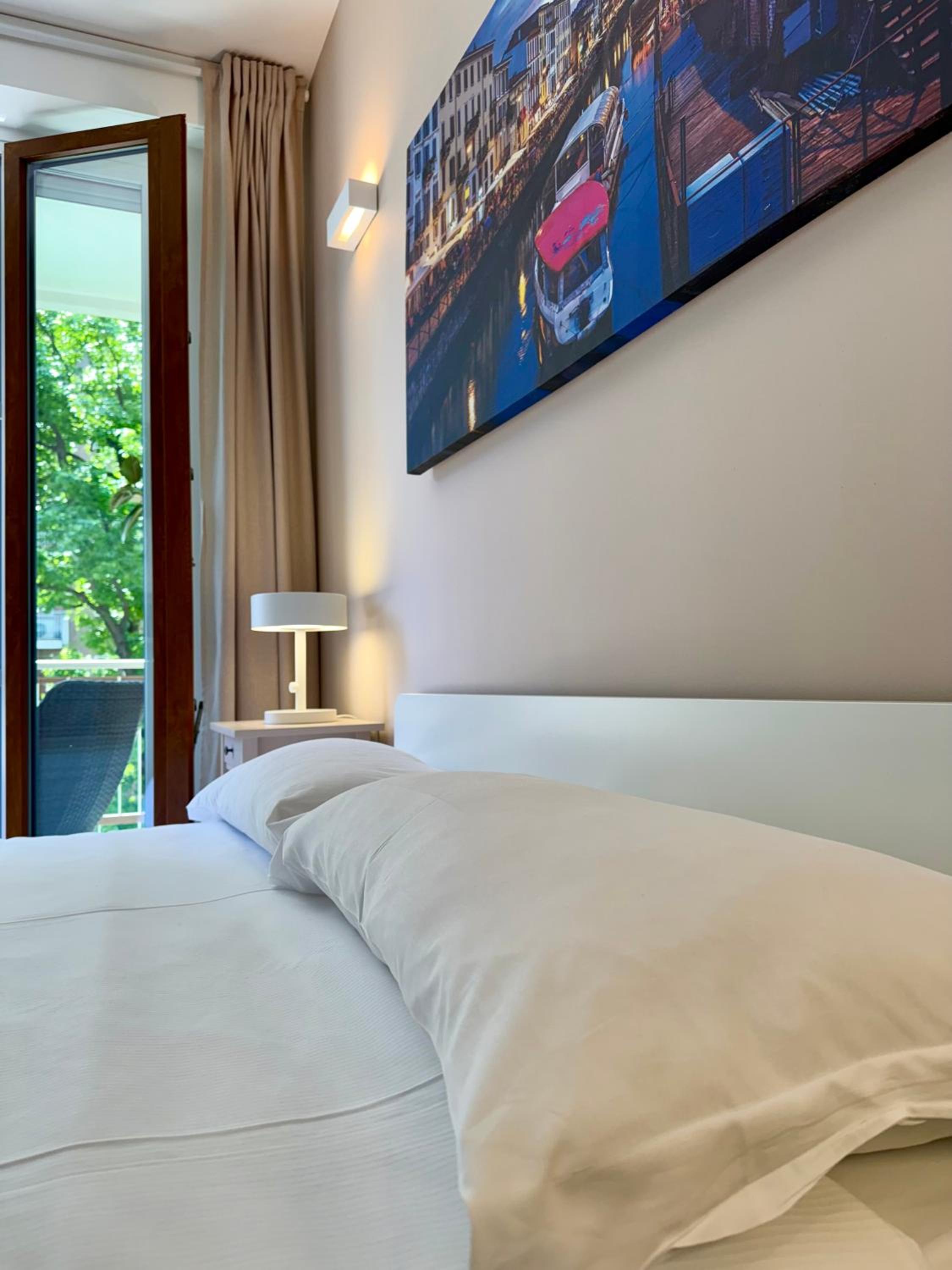 LURO Deluxe Apartments - City Life Nest