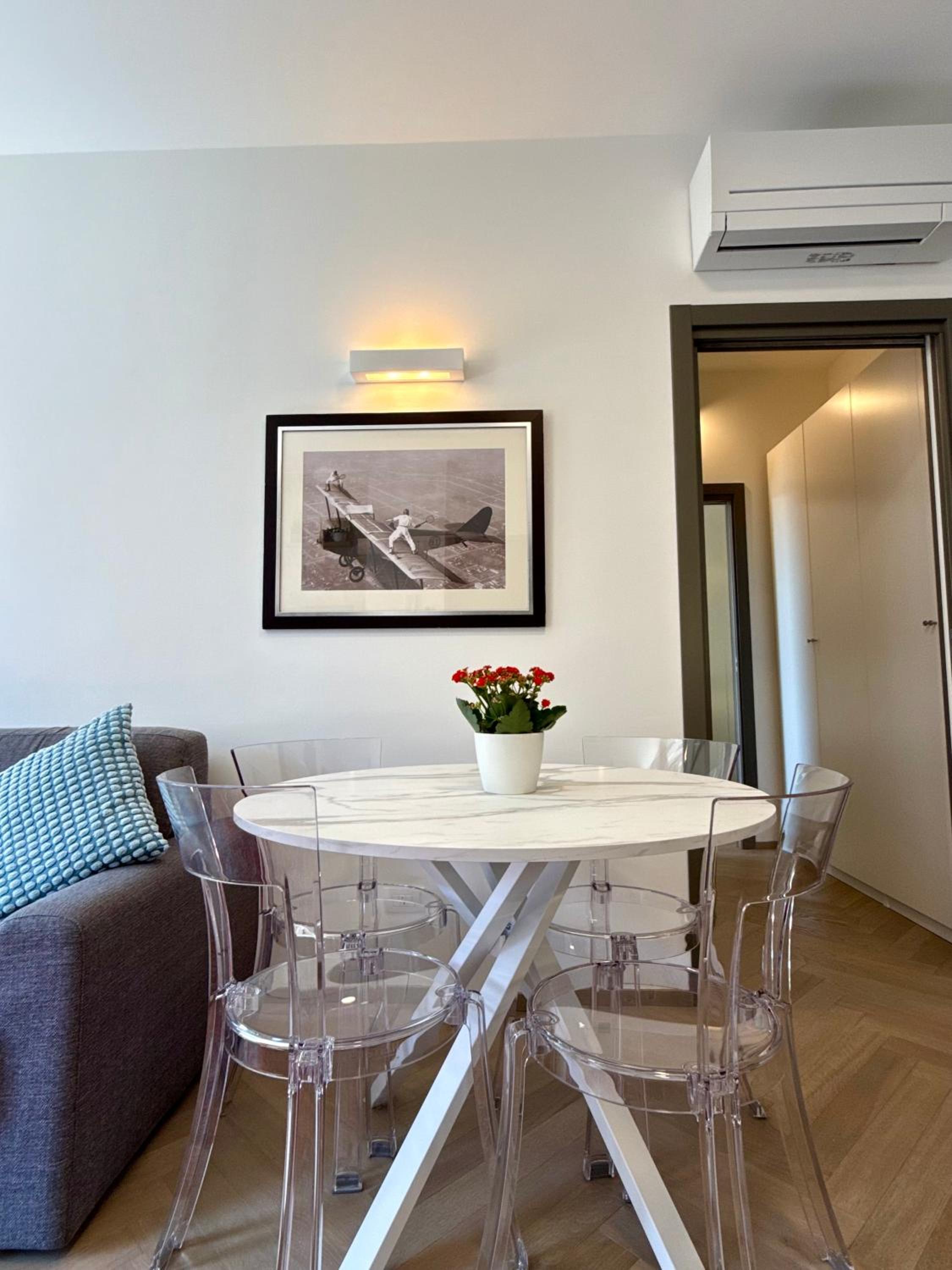LURO Deluxe Apartments - City Life Nest