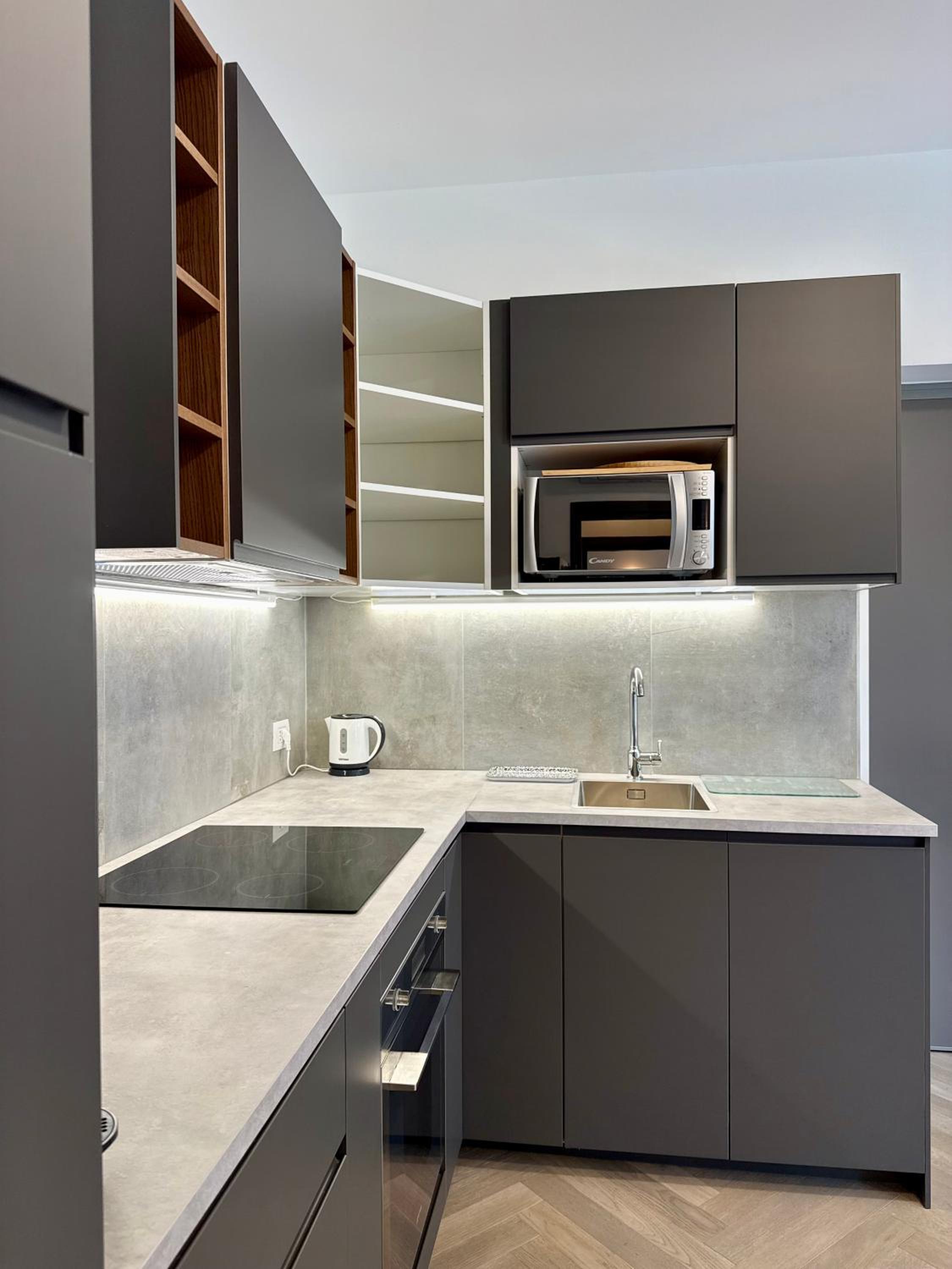 LURO Deluxe Apartments - City Life Nest