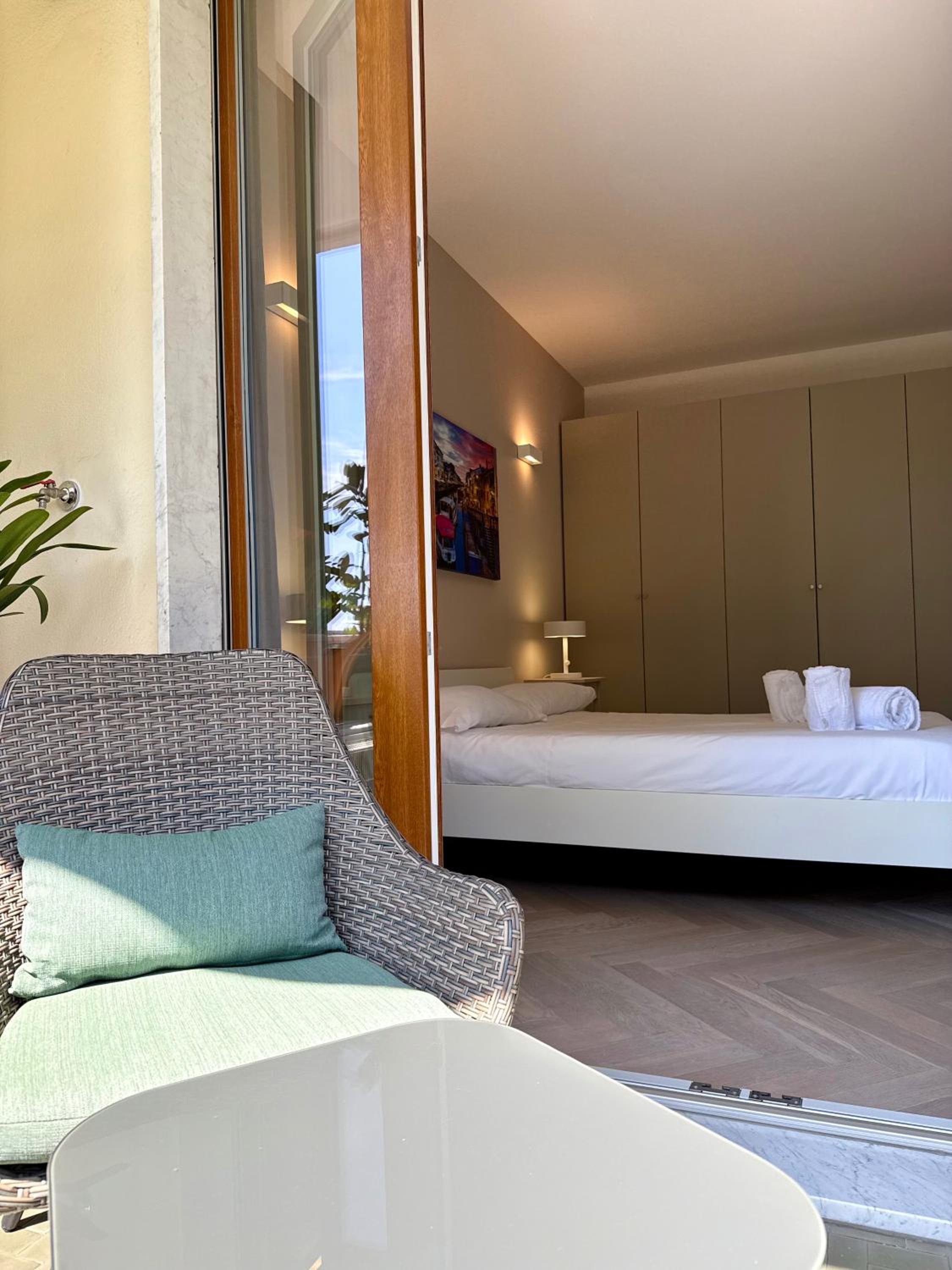 LURO Deluxe Apartments - City Life Nest