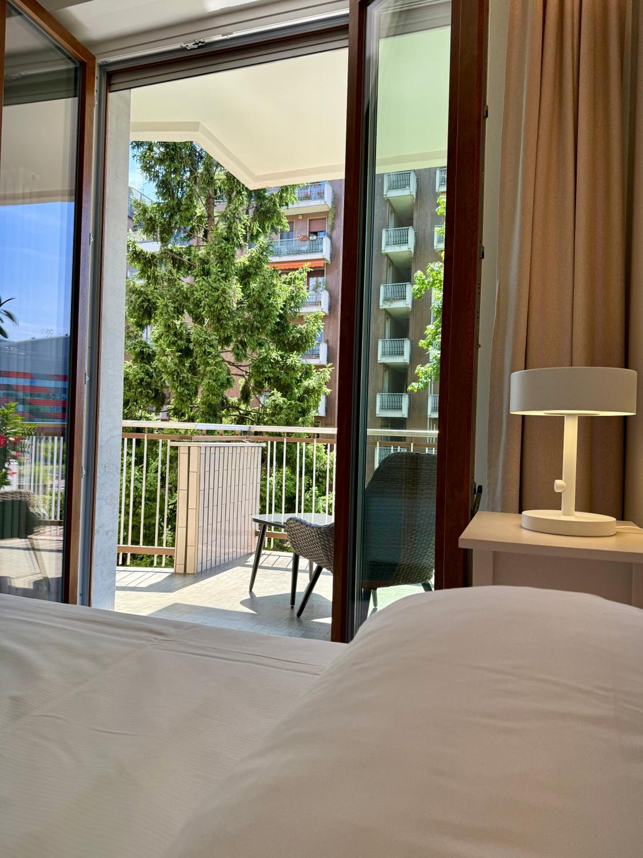 LURO Deluxe Apartments - City Life Nest