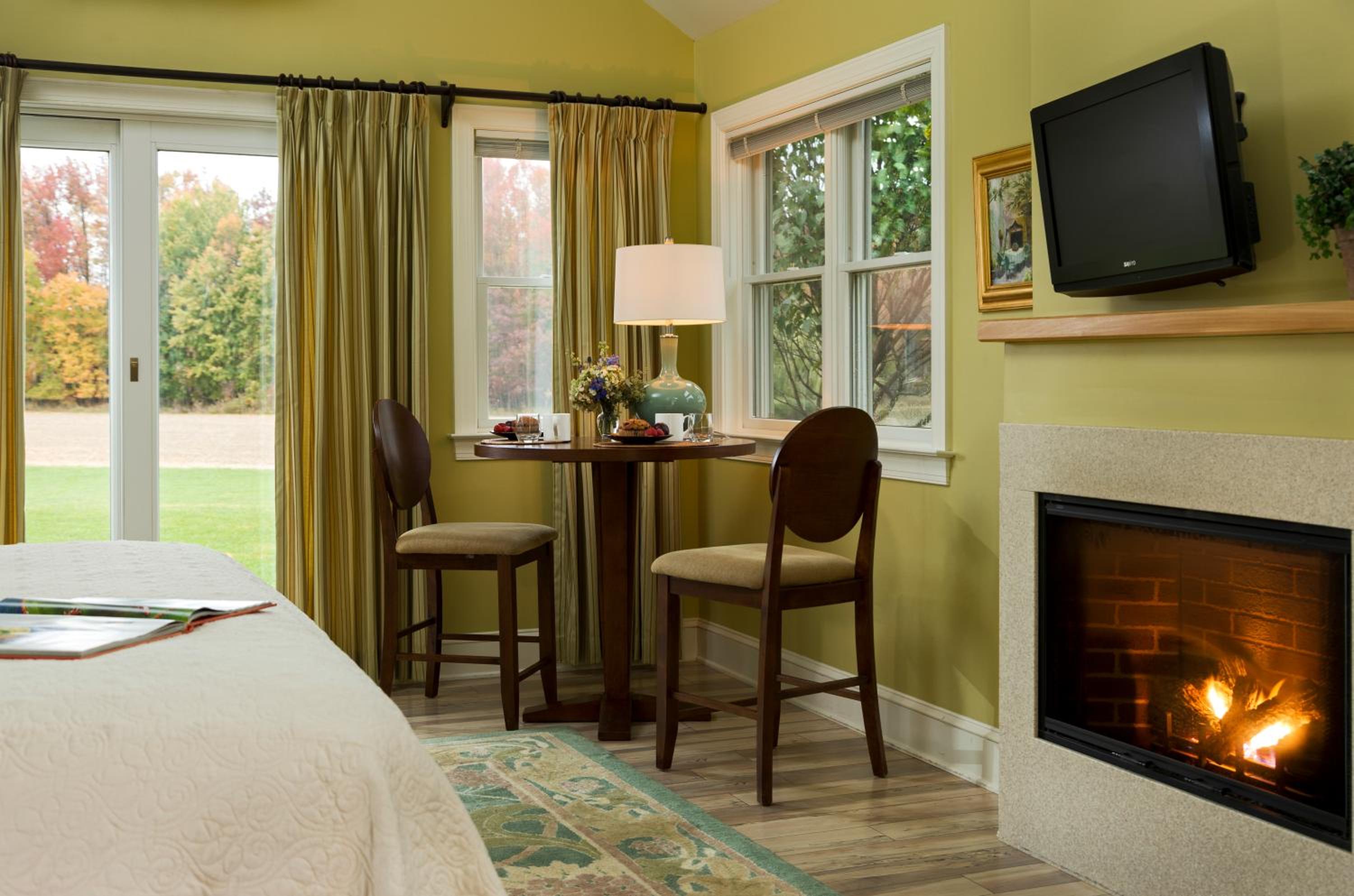 Inn at Huntingfield Creek
