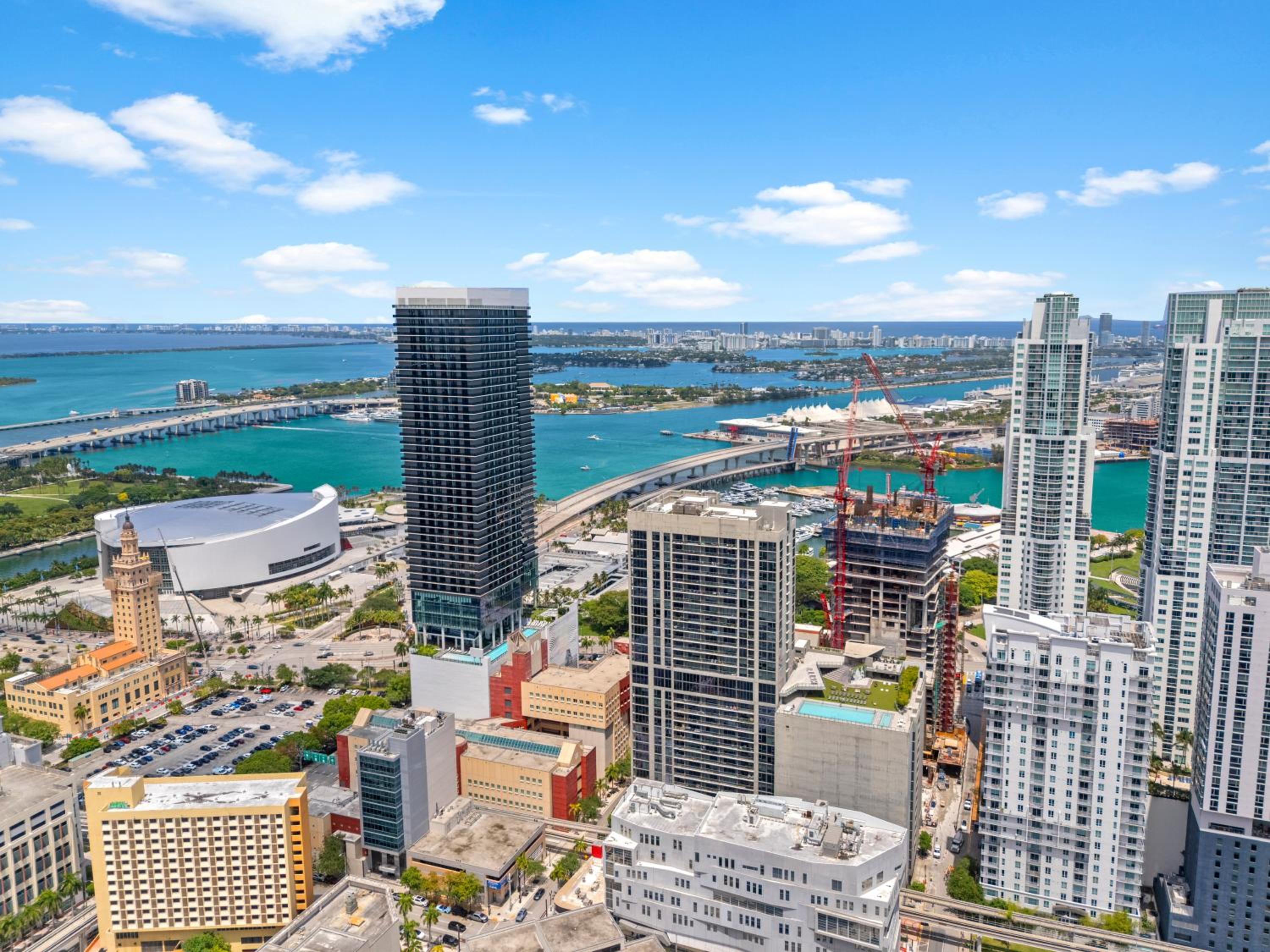 Miami Luxury Suite Infinity Pool